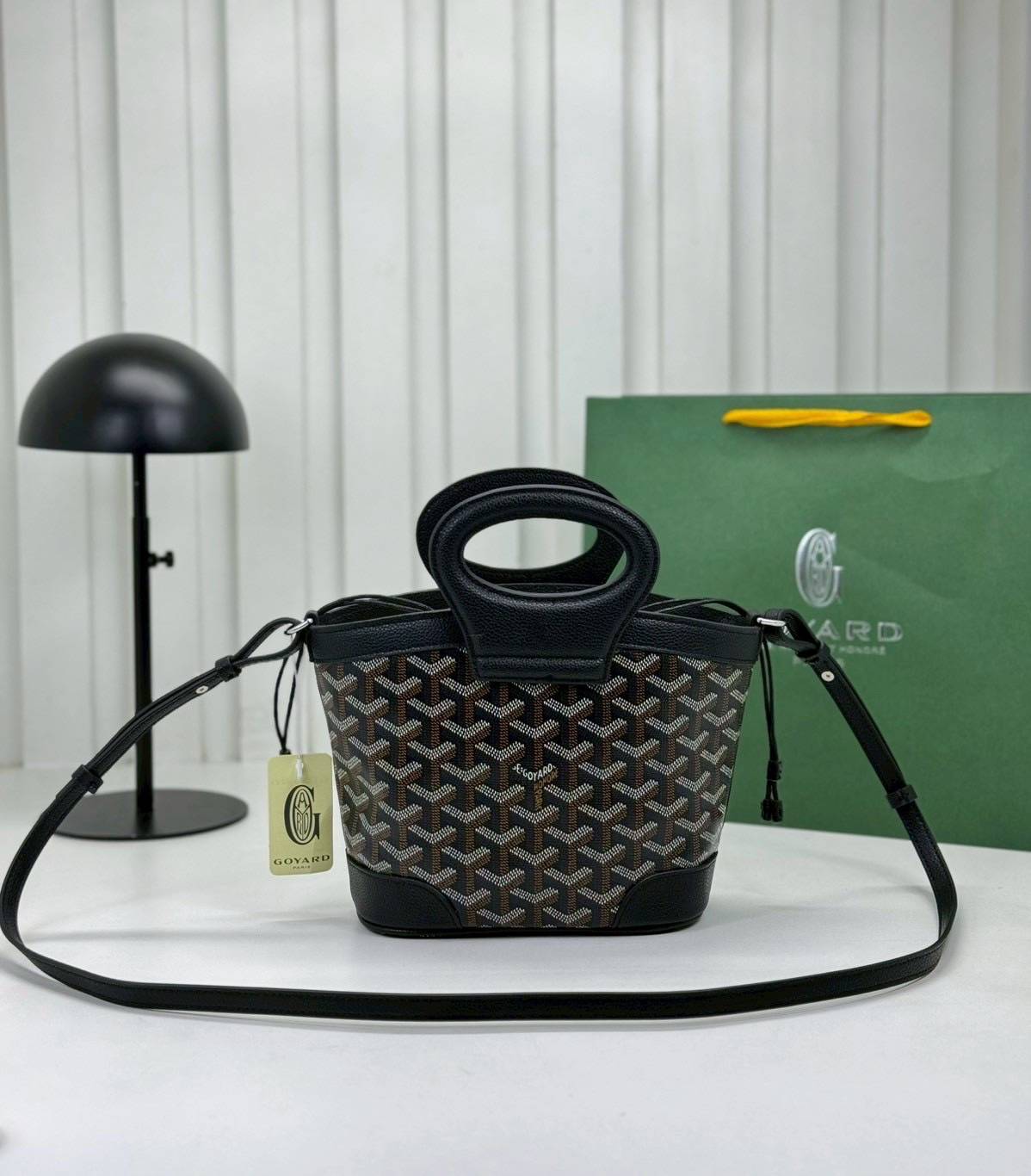 ORI หนังแท้ | Goyard Beluga Mini Bag กระเป๋าสะพายทรงบัคเก็ต พร้อมหูจับในตัว สะดวกใช้งาน ด้านในเป็นผ้าดีไซน์ผูก เพิ่มความน่ารักน่าใช้ สวยมากค่ะ