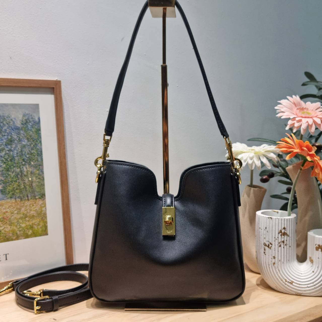 CELINE small camille soft bag มาแรงมาก! กับกระเป๋าที่ตัวแม่ใช้กันเยอะสุดๆ แม่ชมเอย อินฟลูดังๆมีใช้กันครบ ด้วยรูปทรงยอดนิยม