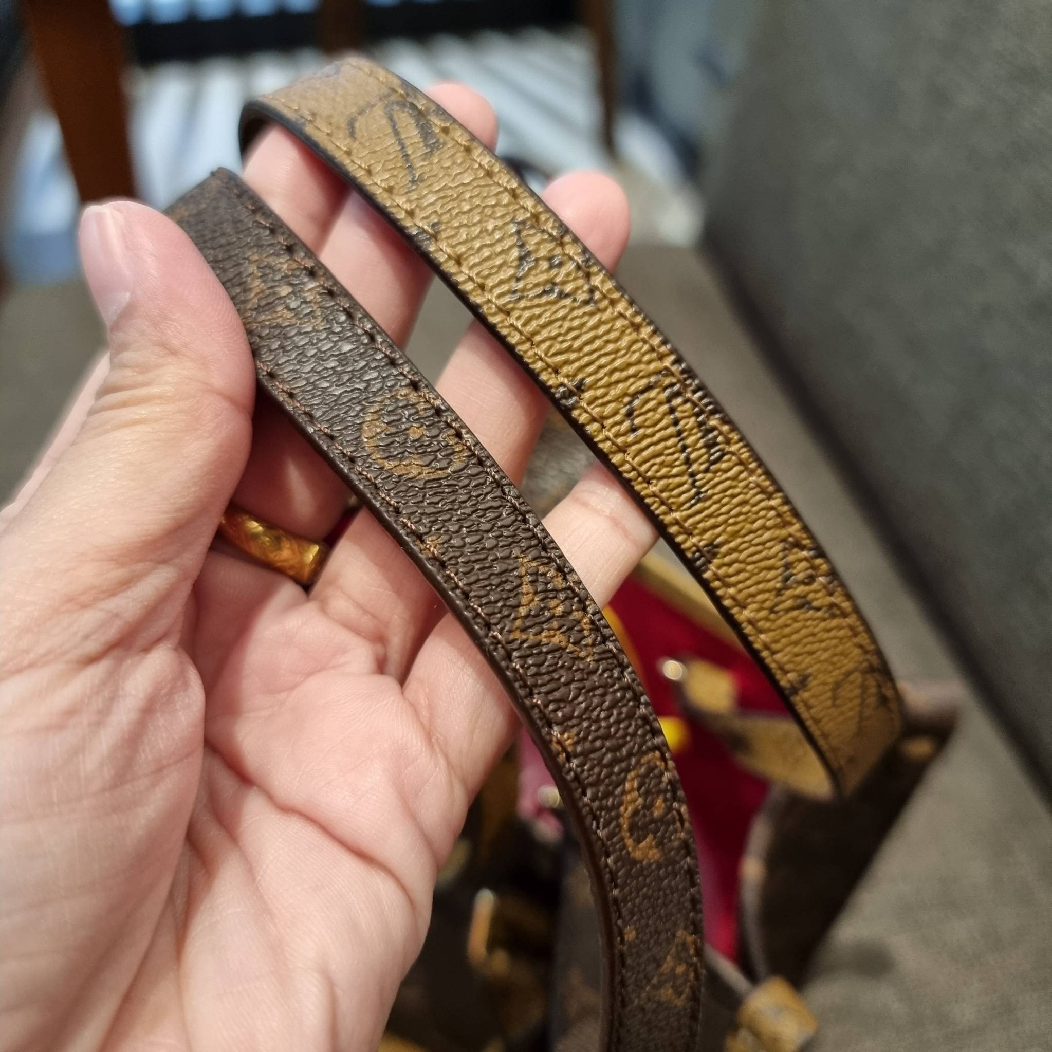 LV crossbody tote bag 10" 16" สเปเชี่ยล gift box set ในราคาที่แสนดี น่าคบหา!! สุดคุ้มและสวยที่สุดยันกล่อง!! ได้ไปยังไงต้องร้องว้าว!! กระเป๋าทรงโท้ทที่สาวๆตามหา ดีไซน์คลาสสิค ผู้ดี หรูหรา โทนสีใช้งานง่าย ได้ทุกลุค ทุกสไตล์ วัสดุหนังแคนวาสคุณภาพ ม