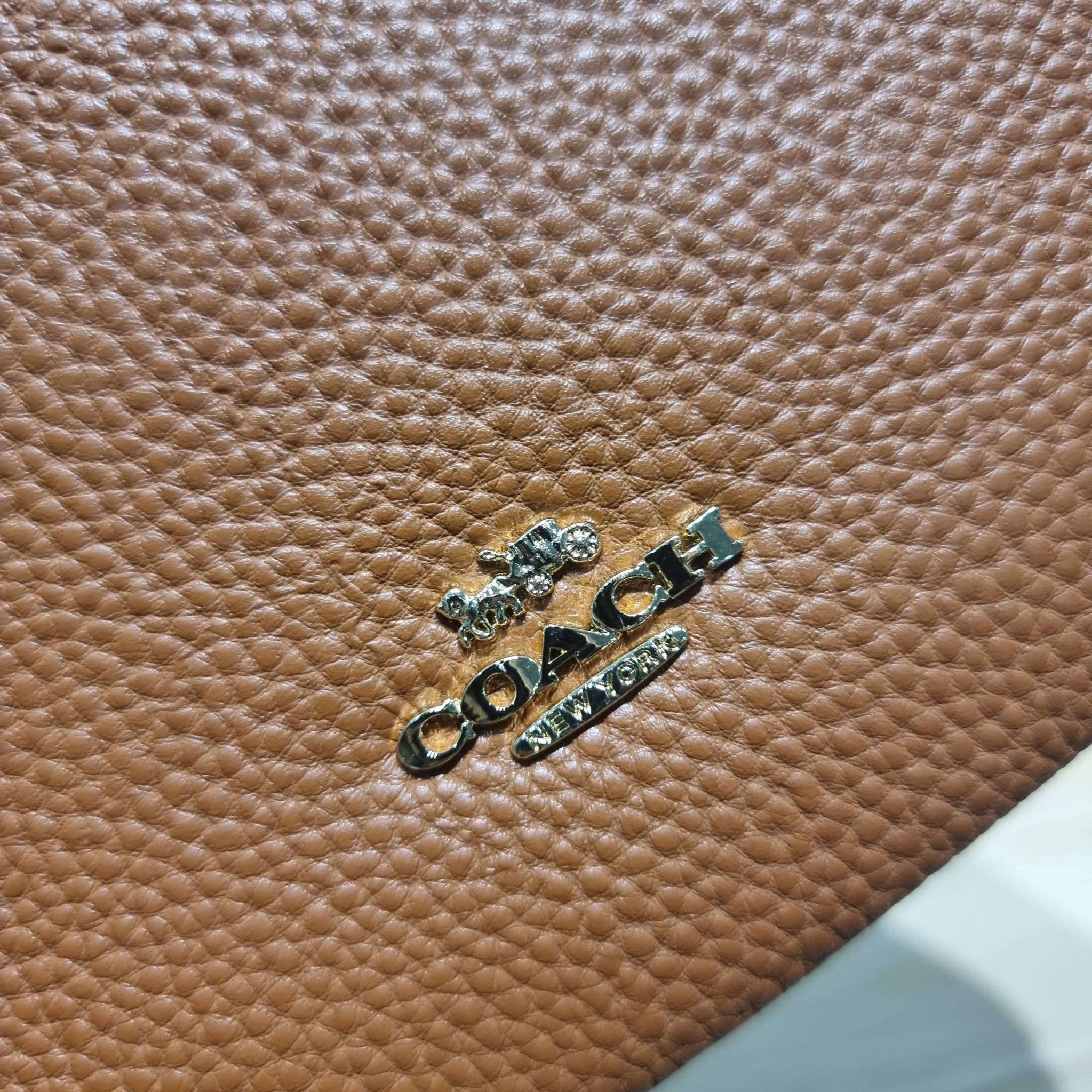 COACH DOUBLE ZIP WALLET IN SIGNATURE CANVAS / C5576 / C5610 / C7313 พร้อมส่ง 8 สี ใหม่ล่าสุด คอล 2023 กระเป๋าคล้องมือใบใหญ่ ดีไซน์ใหม่เล่นระดับ เพิ่มลูกเล่นและดีเทลให้ดูน่าใช้ยิ่งขึ้น