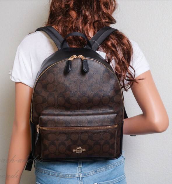 OUTLET 】COACH MEDIUM CHARLIE BACKPACK IN SIGNATURE ((32200)) พร้อมส่งที่ไทยอีกครั้งค่ะ! กระเป๋าสะพายหลังขนาดกลาง หนังแท้+ไนล่อน ด้านหน้ามีช่องซิปให้หนึ่งช่อง;เปิดปิดช่องหลักแบบซิปคู่ ภายในกว้างใส่สัมภาระได้จุนะคะ พร้อมช่องซิปให้อีกช่องค่ะ;สายสะพายสามารถเล
