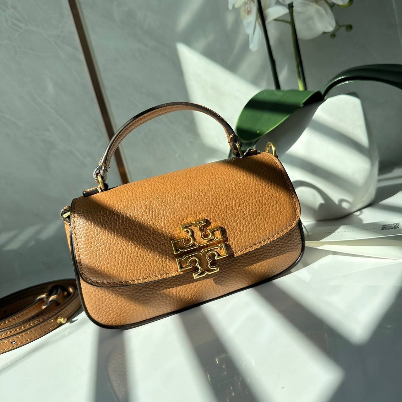 Tory Burch Britten Mini Top Handle Crossbody Bag กระเป๋าสะพายใบเล็กดีไซน์เรียบหรู เกรดออริ สลับแท้ 1:1 ใช้งานต่างประเทศได้