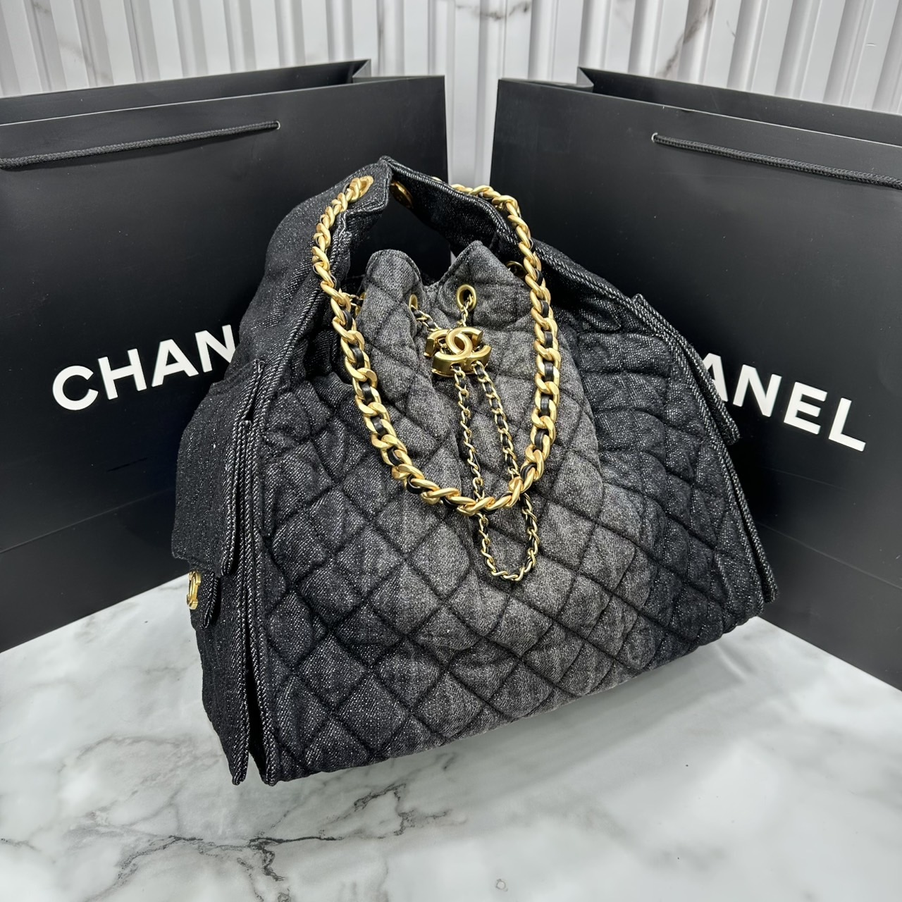 ORI หนังแท้ | 30cm CHANEL 25 Denim Handbag กระเป๋าสะพายทรงโฮโบเดนิม คอลใหม่ล่าสุด ต้อนรับฤดูกาล SPRING-SUMMER 2025 รูปทรงใช้งานได้จริง