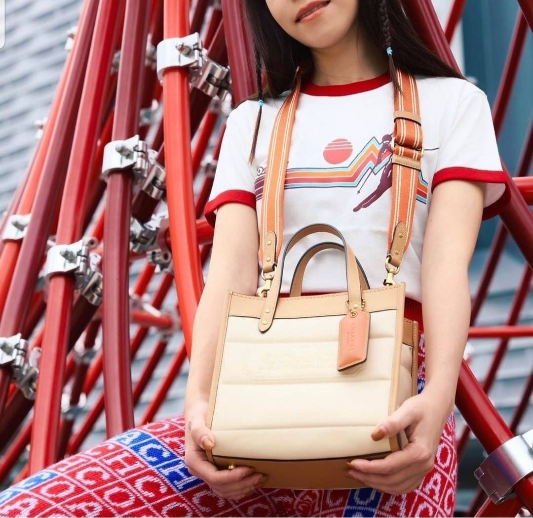 COACH CASUAL STYLE STREET STYLE 2WAY PLAIN LEATHER ELEGANT STYLE (C6958 C6852) 🌺 ที่สุด! ของที่สุด!! กระเป๋าถือ กระเป๋าสะพายรูปทรงสุดฮิต สุดคลาสสิค รุ่น UNISEX ที่ชิคๆ สบายๆ ได้ทั้งชายและหญิง// วัสดุหนังแท้ทั้งใบ ตัดเย็บด้วยหนังเนื้อนุ่มพิเศษ หนา 