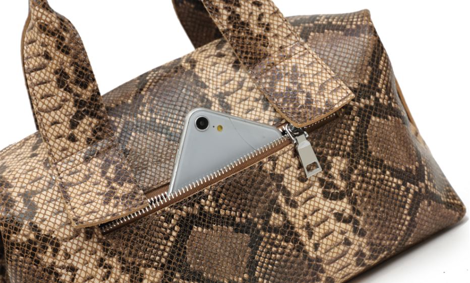 กระเป๋าผู้หญิง กระเป๋าถือ กระเป๋าสะพาย หนังวัวแท้ ลายเกร็ดงู สวยหรู ดูแพง กระเป๋าแฟชั่น ระดับ hi end 826416