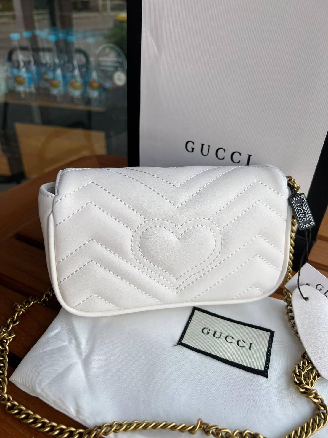 Gucci Marmont Super mini Premiumgift กระเป๋าสะพายข้างใบเล็ก น้องมินิ น่ารั๊กมุ้งมิ้ง วัสดุหนังเชฟรอน สายสะพายแบบโซ่ อะไหล่ทองหรูหรา ด้านหน้าประดับโลโก้แบรนด์หรู ทนทาน แข็งแรง น้ำหนักเบา ใส่ตังค์ใส่โทรศัพท์ Iphone+ ได้ น่ารักมุ้งมิ้ง ไม่ควรพลาดเลยค่า