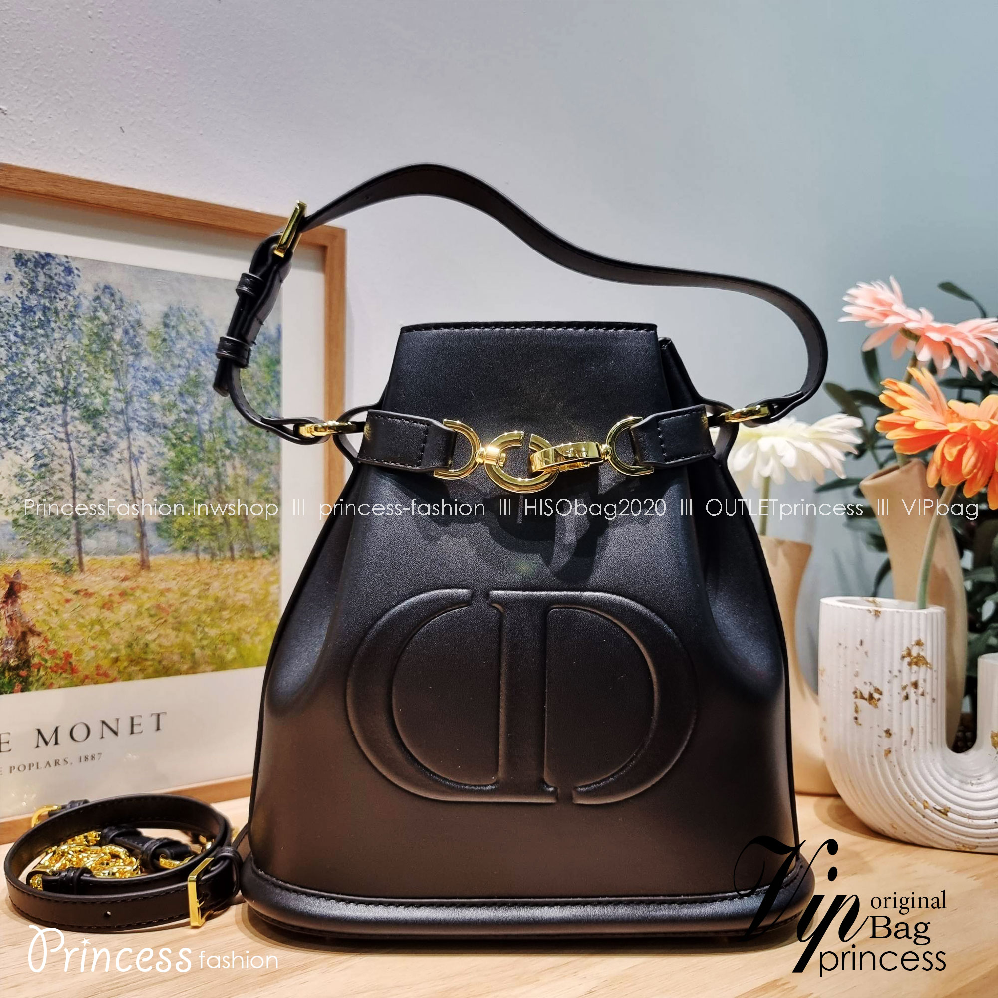 CD MEDIUM C'EST BAG 25cm / Dior bucket bag พร้อมส่ง กระเป๋าสะพายสุดคลาสสิค ดีไซน์หรู มีดีเทลสวยไม่ซ้ำใคร อะไหล่ออกแบบมาเป็นตัวซีดี **ล็อทราคาพิเศษสุดคุ้ม