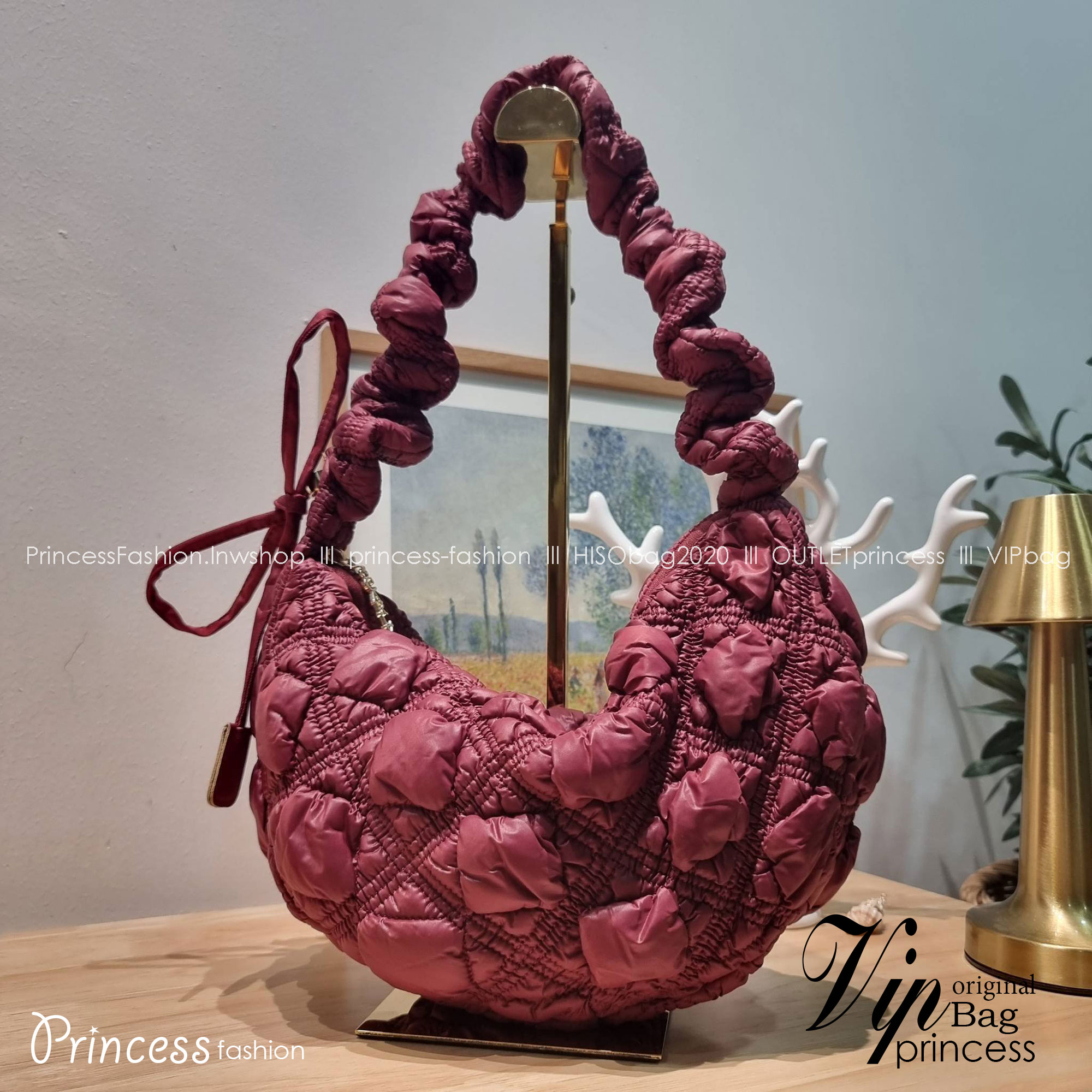 Carlyn cozy bag / Carlyn glaze bag 13 สีพร้อมส่ง อีกหนึ่งคอลเด็ด ที่ฮิตแบบฉุดไม่อยู่ กับไอเท็มนุ่มนิ่มจากเกาหลี พร้อมสีใหม่ล่าสุด กระเป๋าสะพายก้อนเมฆสุดเก๋ ที่สามารถใช้ได้หลากหลาย