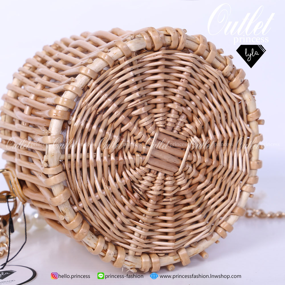 LYLABRAND 🔔 กระเป๋าตะกร้าทรงกลม ใบนี้บอกเลยน่ารักมากๆ สวยหรูดูแพง สะพายไหล่ใช้ง่ายเข้ากับทุกชุดค่ะ