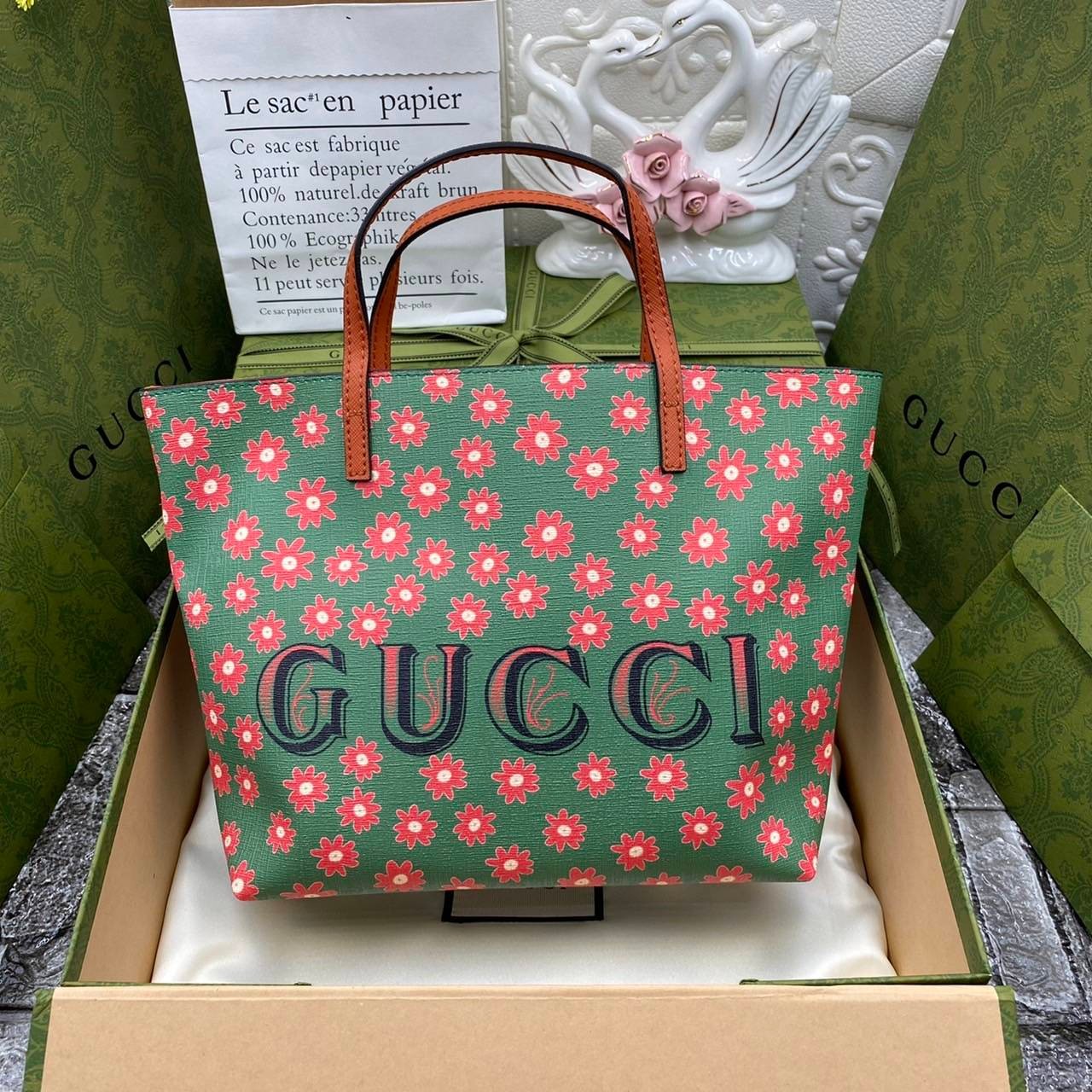 VIP 】Animal-Friendly Gucci Kid GG Supreme Tote Bag งานหนังแท้ทรงตั้งสวย ขนาดกะทัดรัด จุของได้เยอะ ใช้ได้ทั้งเด็กและผู้ใหญ่ น่ารักมากค่ะ **ขายดีตลอดกาล**
