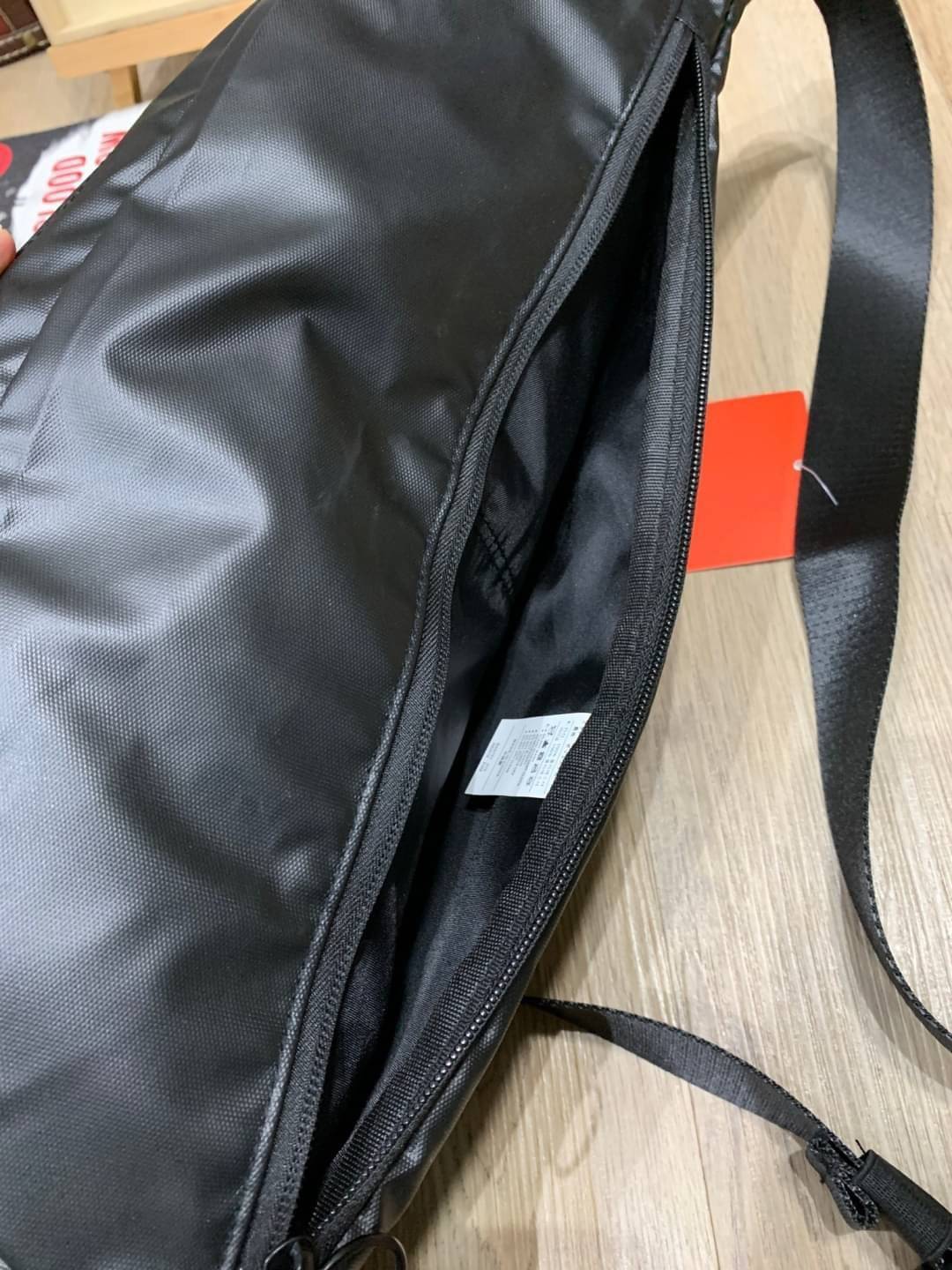 Nike Tech Hip Pack Winterized กระเป๋าnikeทรงคาดอกรุ่นใหม่ชนช้อป ทรงสวย ใบใหญ่สไตล์สปอร์ต ใส่อุปกรณ์กีฬาและพกพาได้อย่างสบายใจ