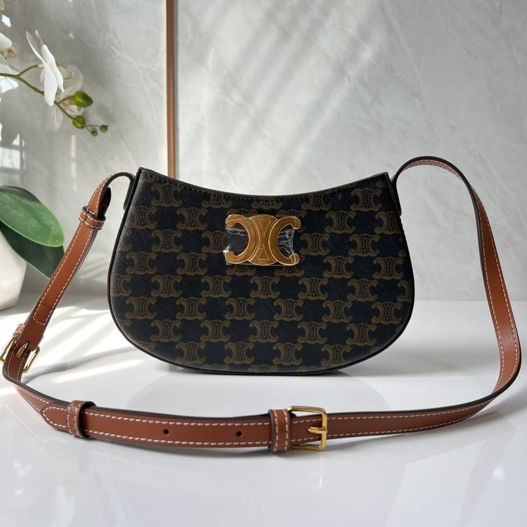 CELINE MEDIUM TILLY BAG IN SHINY CALFSKIN กระเป๋าสะพายไหล่/สะพาย คอลใหม่ทรงสวย มาแรง สวยหรูหรา