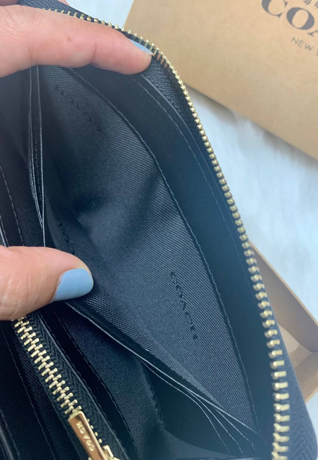 ของแท้ 💯% COACH ACCORDION ZIP WALLET ((52372)) พร้อมส่ง! กระเป๋าสตางค์ใบยาวซิปรอบ หนังแท้ลายหนังสวย