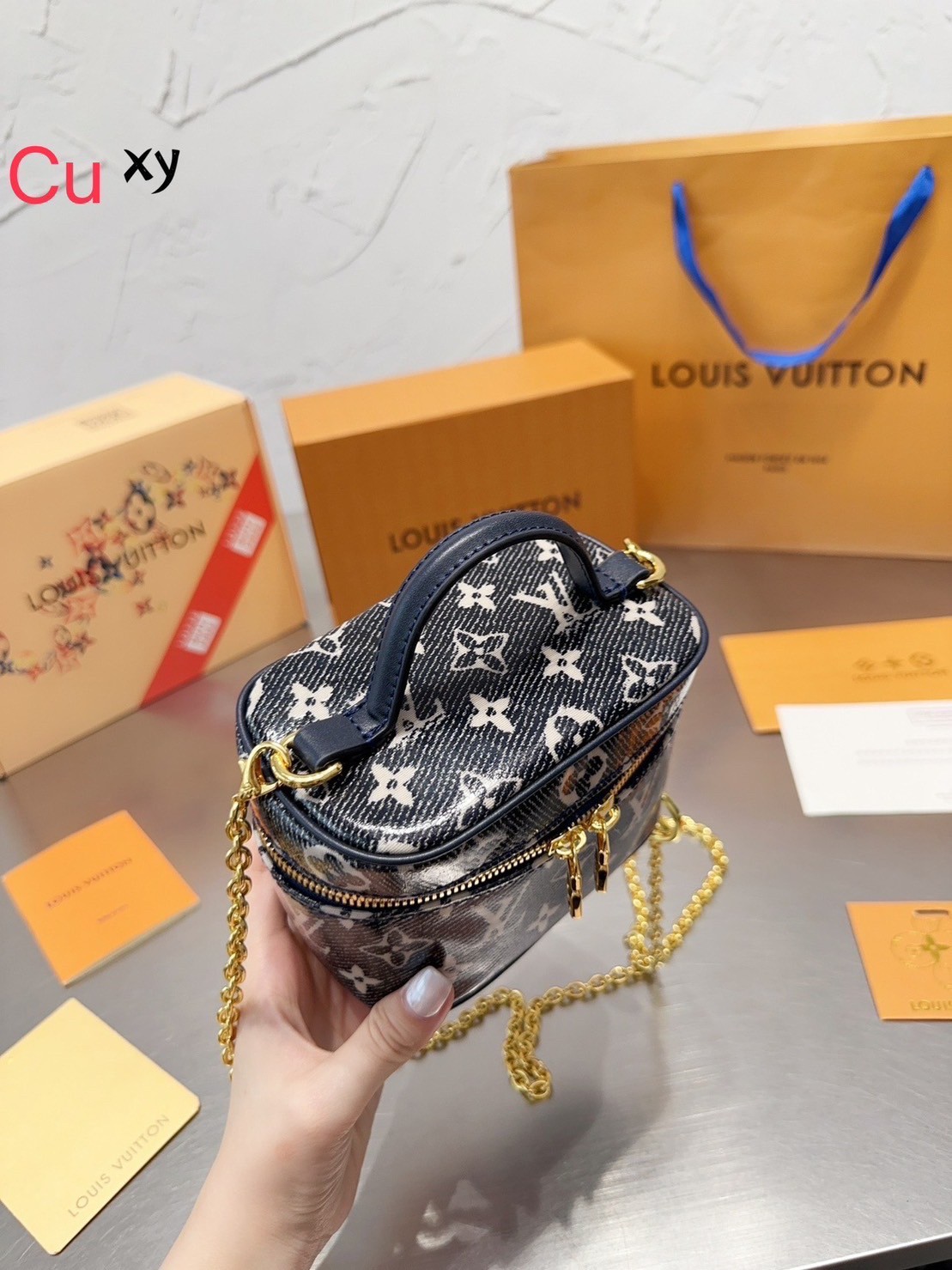 LV Micro Vanity - Wallets and Small Leather Goods M82467 / LV DENIM VANITY BAG พร้อมส่ง กระเป๋าสะพายใบเล็ก พร้อมสายโซ่อพะไหล่ทองถอดได้ ใช้ได้ทุกวันอย่างคล่องตัว