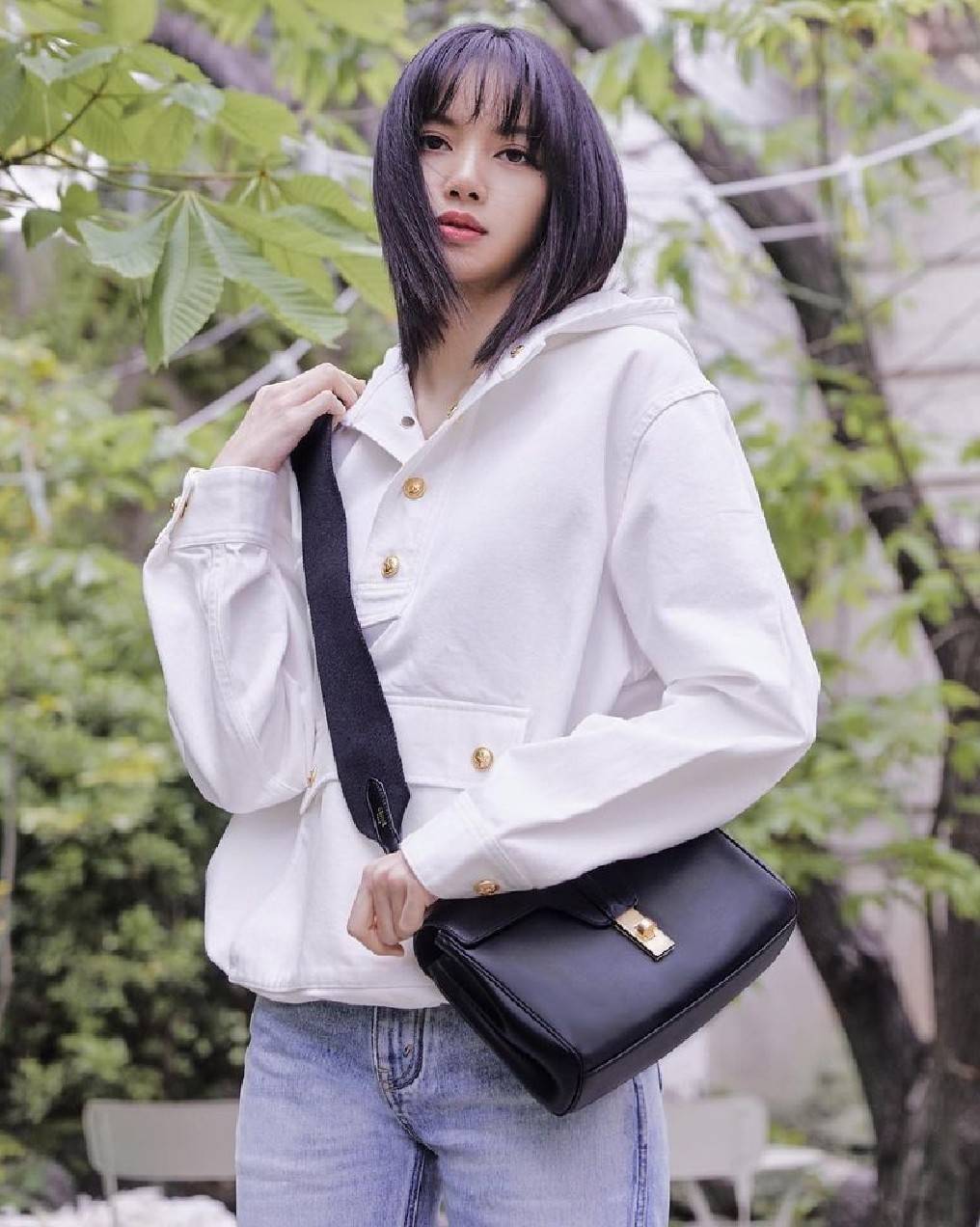 พร้อมส่งความสวย✴️นาทีนี้ต้อง CELINE TRIOMPHE CROSSBODY BAG SMOOTH CALFSKIN VIP GIFT WITH PURCHASE-GWP พรีเมี่ยมกิ๊ฟ Limited Edition จาก CELINE PERFUME DUTY FREE COUNTER วัสดุ หนังแท้ CALFSKIN ดีไซน์สวยหรูสุดคลาสสิคหนังเรียบสวยอยู่ทรงเปิดปิดด้วยฝาปิ