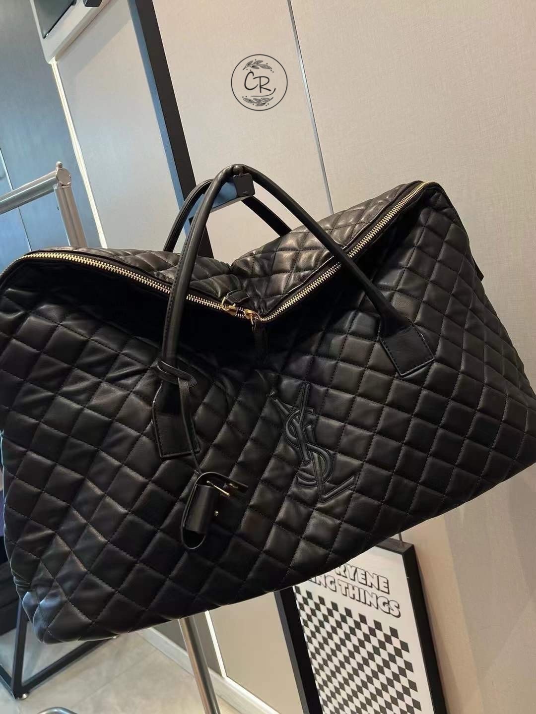YSL ES GIANT TRAVEL BAG IN QUILTED LEATHER กระเป๋าเดินทางใบใหญ่ ดีไซน์รูปทรงเก๋ ใหม่ล่าสุด ไอเท็มที่ตัวมัมตัวแม่ต้องมี ใบนี้คือที่สุดจริงๆ