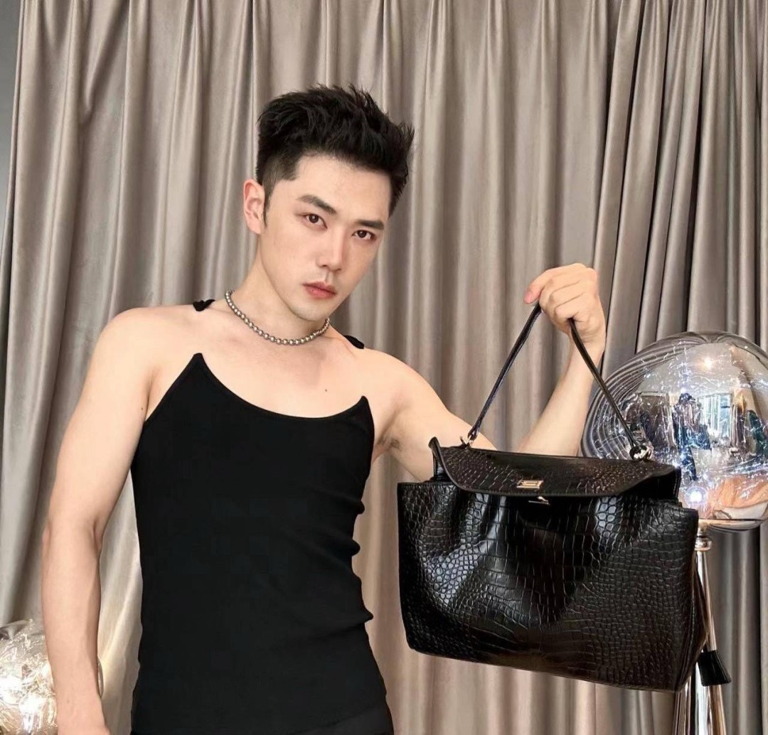 Top ORI Balenciaga RODEO LARGE HANDBAG CROCODILE EMBOSSED IN BLACK กระเป๋าถือใบใหญ่ สวยหรูด้วยหนังลายจรเข้ เกรดออริ 1:1