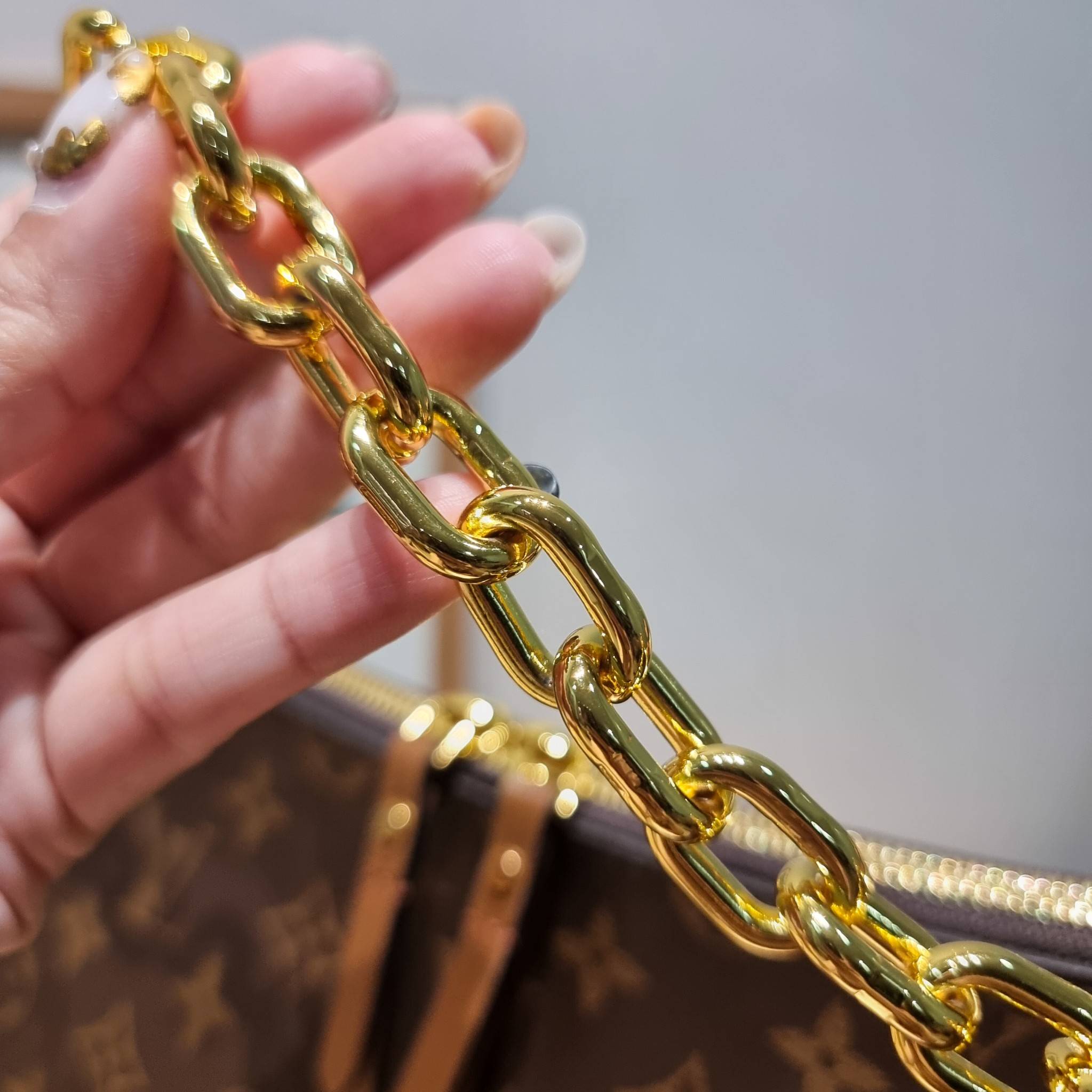 LV loop hobo bag / LV boulogne moon shoulder bag สุดยอดเดอะเบสท์ไอเท็ม กับขนาดใหม่ ใหญ่จุๆ กับกระเป๋าสะพายทรงบาแกตต์ สวยหรู