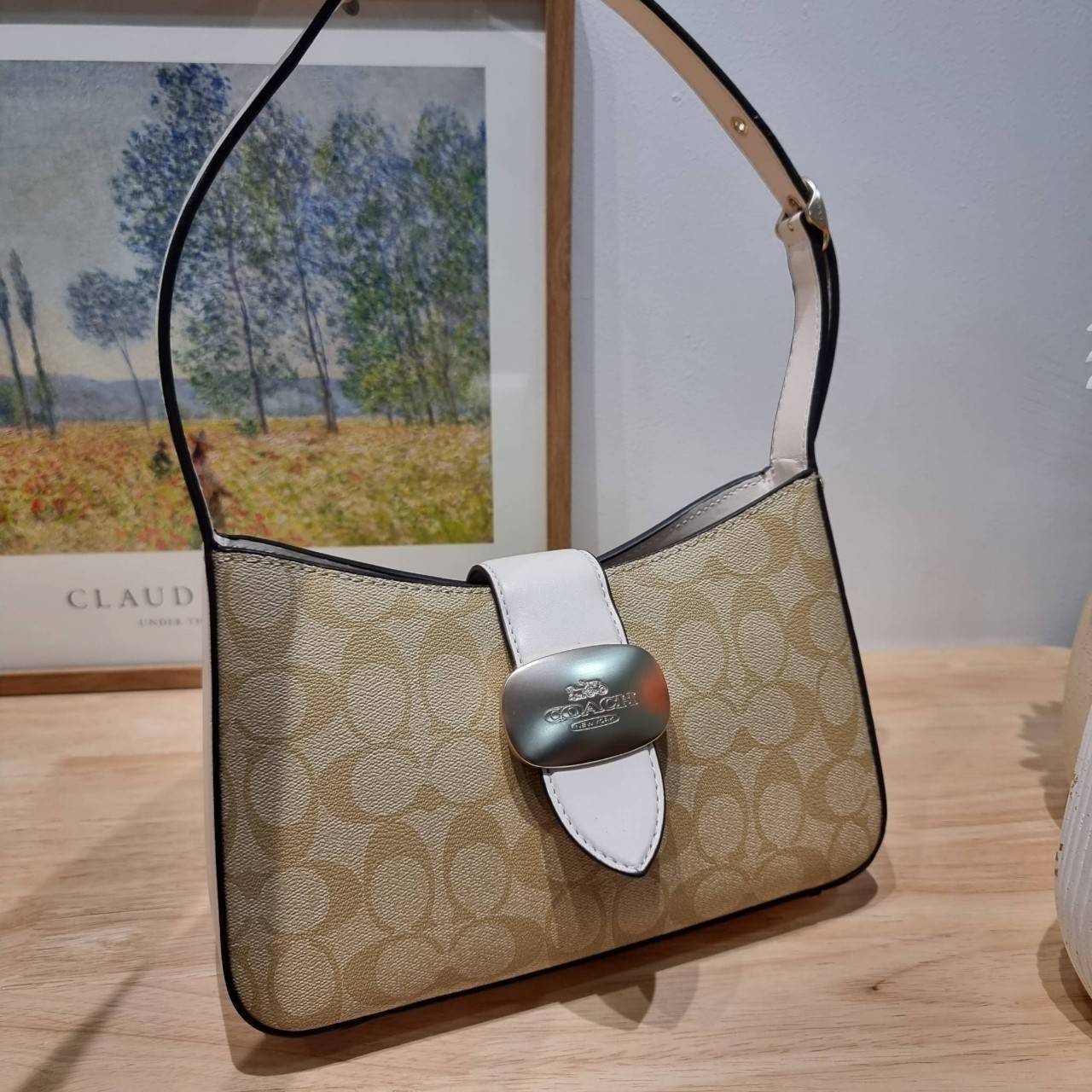 COACH ELIZA SHOULDER BAG IN SIGNATURE CANVAS CR532 / CR533 กระเป๋าสะพายไหล่ทรงโฮโบสุดหรู ดีไซน์โลโก้แบบใหม่สวยเด่น เกรดท็อปออริ เกรดดีสุด สลับแท้ 1:1 ใช้ต่างประเทศได้