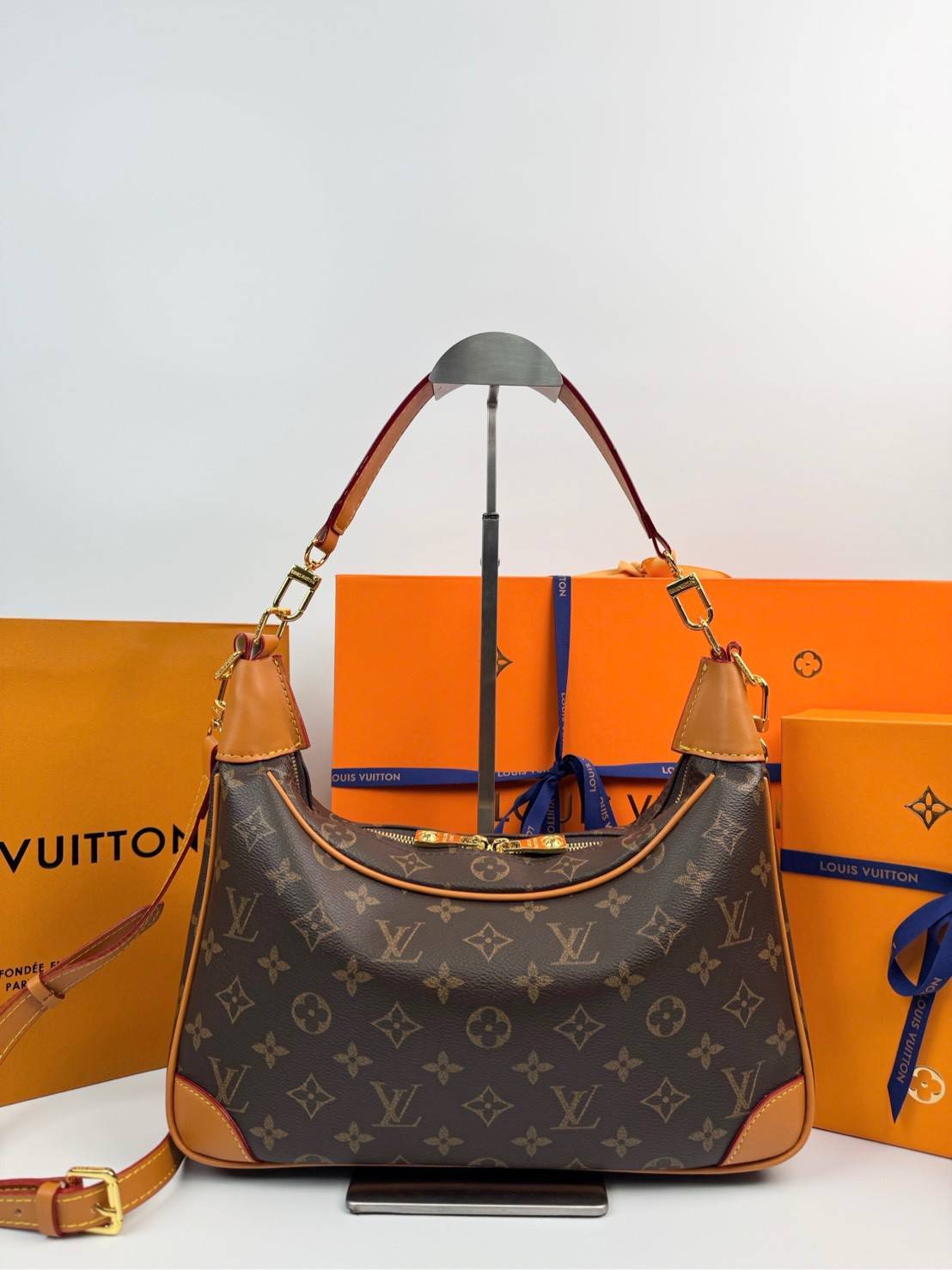 ORI หนังแท้ | LV Boulogne Hobo Bag 30 M14196 น้องใหม่พร้อมแล้ว…mom and dad พร้อมมั้ยค๊าา!! กับกระเป๋าสะพายทรงโฮโบขนาดใหม่ ไซส์ใหญ่ขึ้นเอาใจแม่ที่มีของใส่น้องเยอะๆ ดีไซน์สุดคลาสสิครุ่นสุดปัง