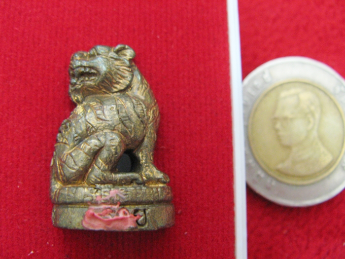 สินค้าจองค่ะ เสือเพชรกลับ เนื้อกะไหล่ทอง วัดสว่างอารมณ์ อ.นครชัยศรี จ.นครปฐมพร้อมกล่องเดิมค่ะ