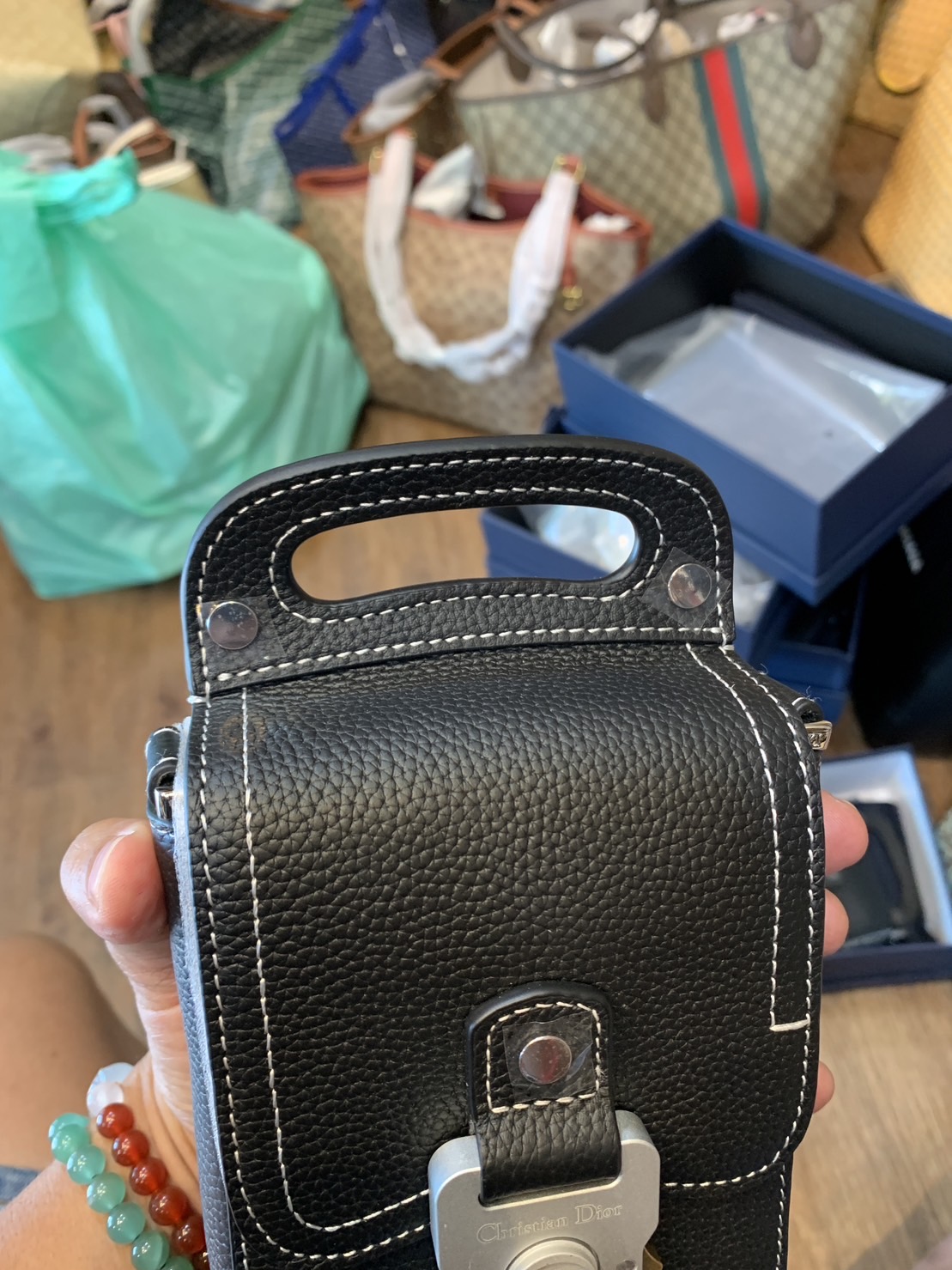 Dior Phone Oblique Bag / Dior Pouch Phone Oblique เกรดเทพออริจินอล ได้ใจหนุ่มๆไปเลยใบนี้!! หลงรักตั้งแต่แรกเห็นมีอยู่จริง!!