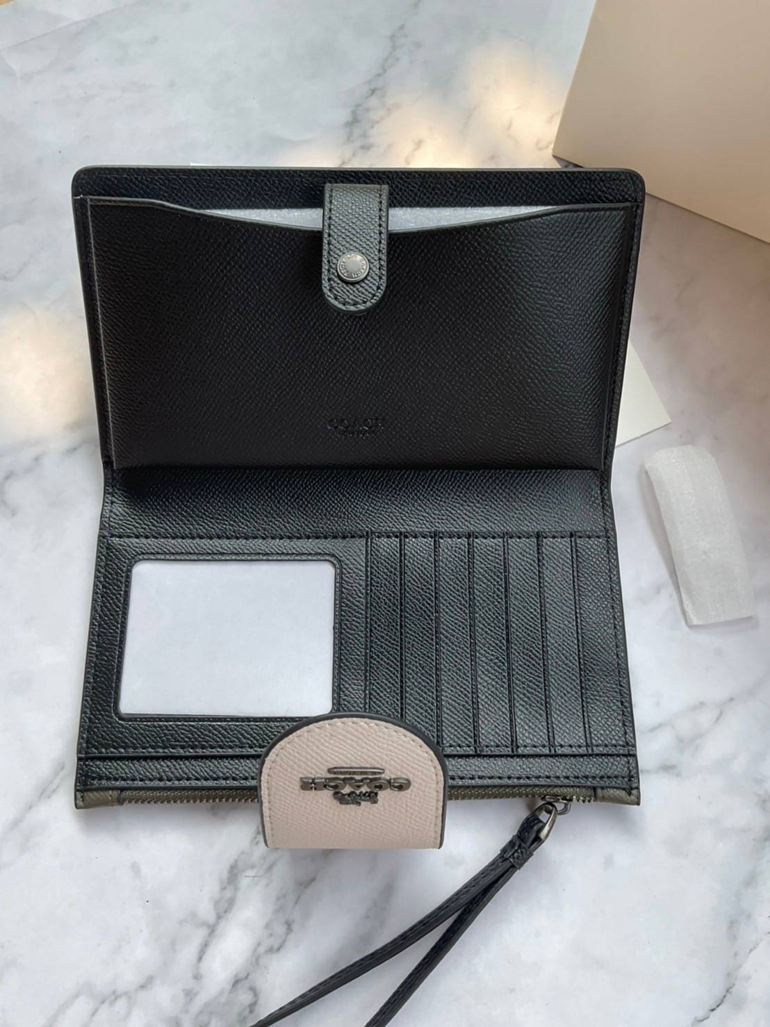 COACH TECH WALLET (COACH C2869) New Coach กระเป๋าสตางค์ใบยาวรุ่นใหม่ ใส่โทรศัพท์ได้ด้วยน๊า!! คอลเลคชั่นสวยหรู