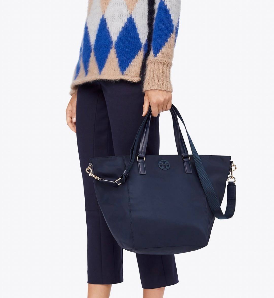 Tory Burch Tilda Slouchy Nylon Bag / Tory Tote Bag กระเป๋าสะพายดีไซน์เรียบง่าย น้ำหนักเบา จุของได้เยอะ เกรดออริ สลับแท้ 1:1 ใช้งานต่างประเทศได้