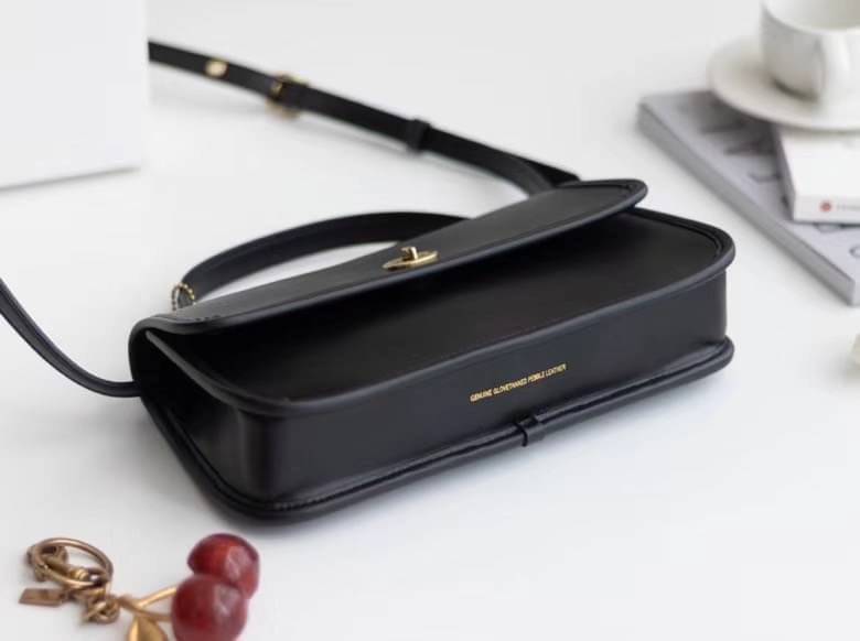 OUTTLET 】Auth Coach 1941 Turnlock Clutch Crossbody Bag พร้อมส่งที่ไทย