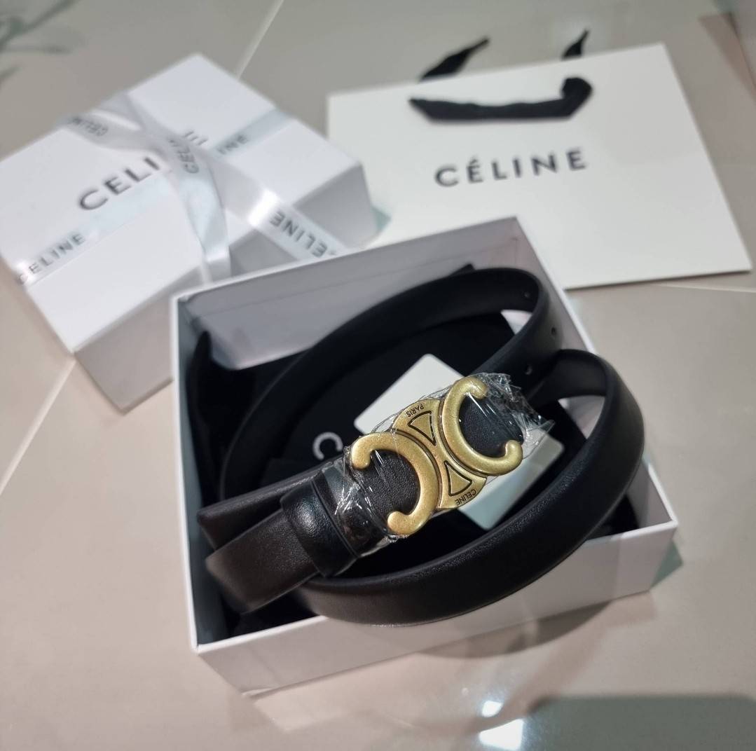 Celine belt with gift box set เข็มขัดซีลีนสุดคลาสสิค วินเทจ เรียบง่าย ผู้ดี เป็นซิกเนเจอร์ ด้วยดีไซน์อะไหล่สีทองวินเทจ ทำให้ใช้งานเป็น everyday use ได้เลย วัสดุหนังอย่างดี