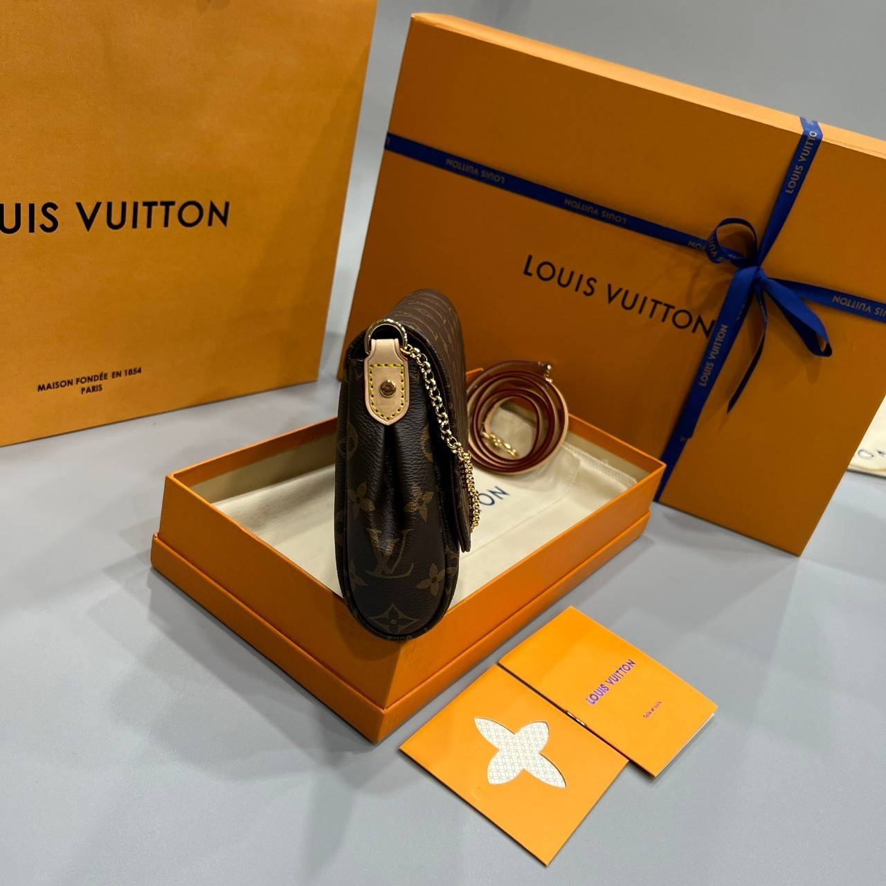 Ori 25cm Louis Vuitton favorite / LV Favorite Monogram Damier Ebene MM เกรดออริจินอล ใช้แทนใบจริงได้ ภาพถ่ายจากงานขายจริง ใช้งานต่างประเทศได้ค่ะ