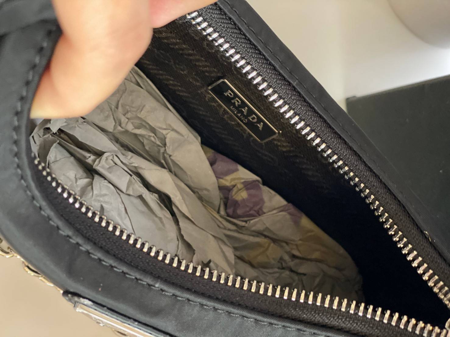 พรีเมี่ยมกิ๊ฟแท้ 100% 】PRADA Re-Edition 2005 nylon shoulder bag [black]