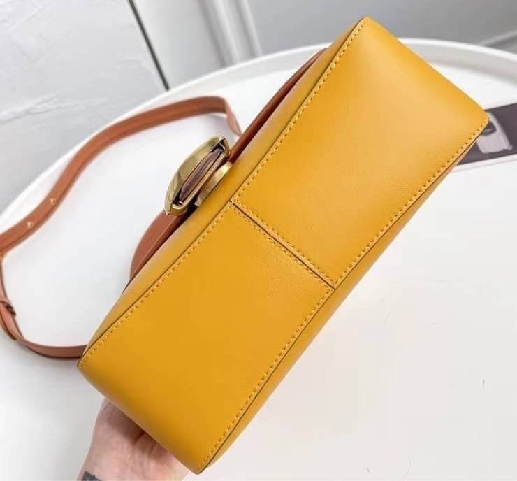 Coach Soft Tabby Shoulder Bag 5 สี กระเป๋าสะพายข้างหนังสวย พร้อมส่งที่ไทยราคาสุดคุ้มห้ามพลาดค่ะ!