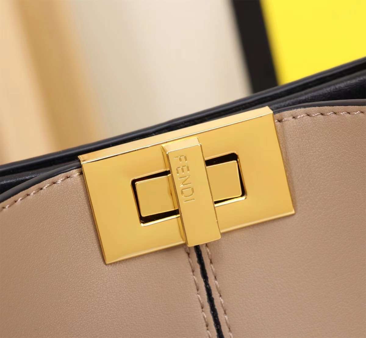 พร้อมส่ง 3 สี FENDI Peekaboo X-Lite Medium กระเป๋าสะพาย 🧡 เกรดออริจินอล 1:1 สลับแท้