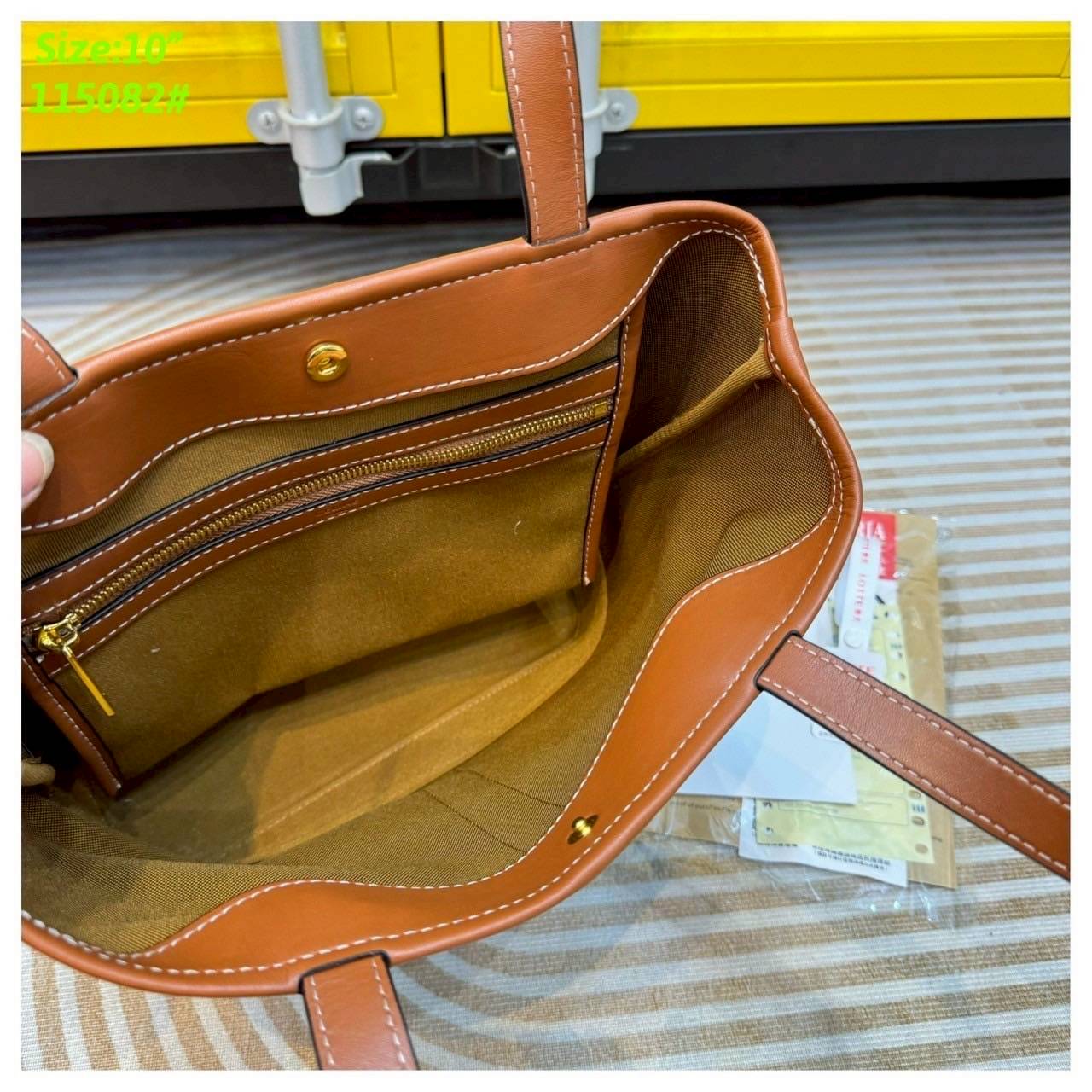Celine Cabas In Triomphe canvas and leather / Celine Tote Bag กระเป๋าสะพายทรงโท้ทใบใหญ่ รุ่นยอดนิยม งานสวยหรูคลาสสิคไม่มีเอ้าท์ ภายในโล่งกว้าง