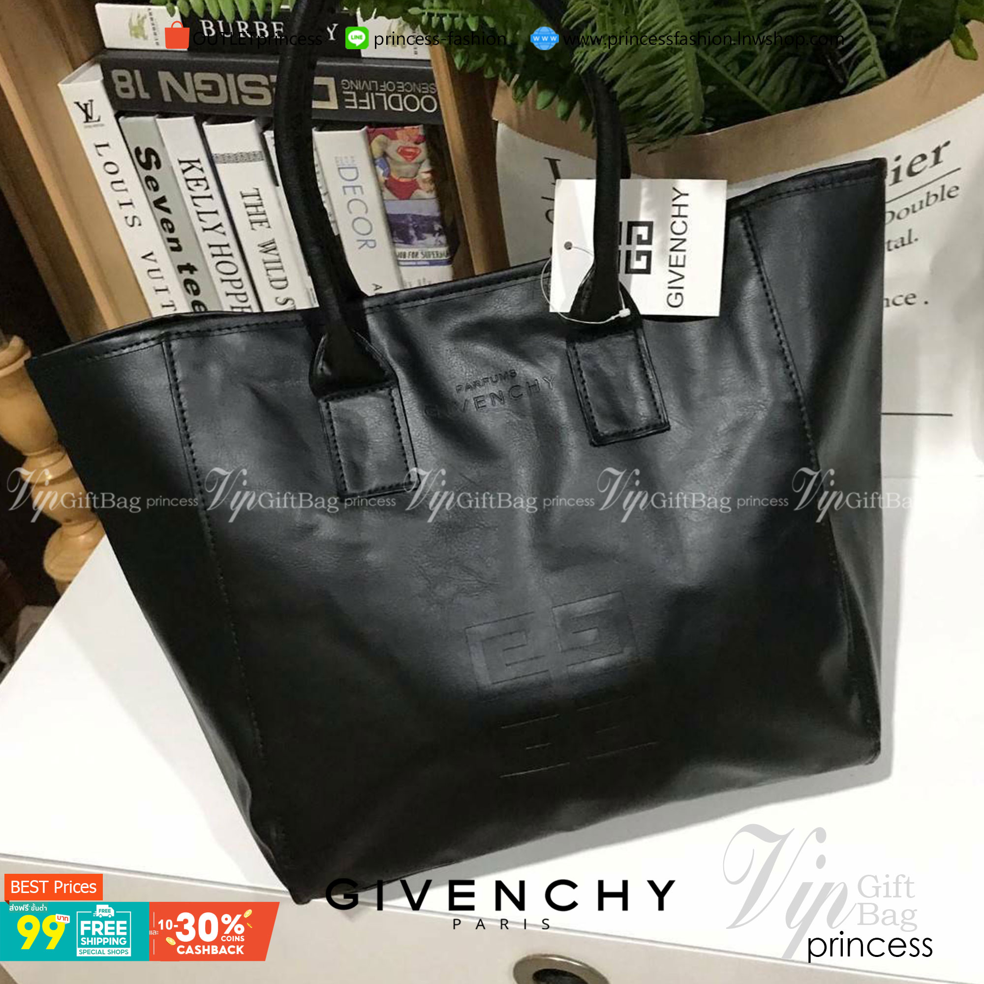 Givenchy Black Soft Leather Shoulder Handbags (Limited edition) กระเป๋าถือหรือสะพายพรีเมี่ยมของเเท้จาก "Givenchy Perfume Counter" วัสดุหนังนิ่มเรียบสีดำด้านหน้าปั้มโลโก้แบรนด์ GV ภายใน Polyester 100% สีดำสกรีนโลโก้สวยดูดี เปิดปิดด้วยกระดุมแม่เหล