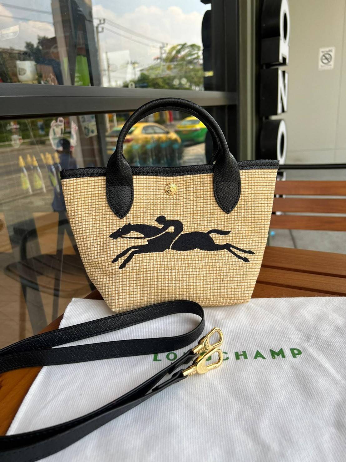 Longchamp Le Pliage Paris-St Tropez Handtasche มาแร้ววววใหม่ล่าสุดนุ้งมินิ ตัลร๊ากกก วัสดุสาน ด้านหน้าปักโลโก้ม้าอันเป็นสัญลักษณ์ของแบรนด์ ทนทานแข็งแรง ใบมินิ น้ำหนักเบา จุของได้เยอะ ใส่กระเป๋าตังค์ โทรศัพท์ iphone+ ได้ ภายในโล่ง มีสายสะพายไหล่ Crossbody 