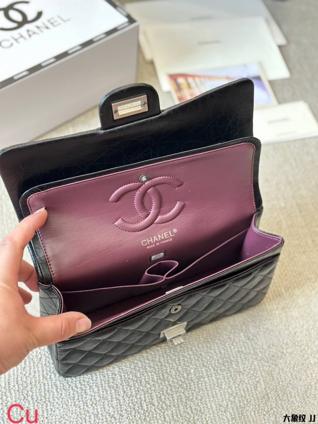 CHANEL Reissue Classic Bag 25cm Flap Bag Aged Leather กระเป๋าสะพายคลาสสิก ดีไซส์หนังย่นสุดหรูชวนให้สะสมกันอีกแล้วหนึ่ง สุดยอดเดอะเบสท์ไอเท็ม พร้อมเสิร์ฟครบชุด