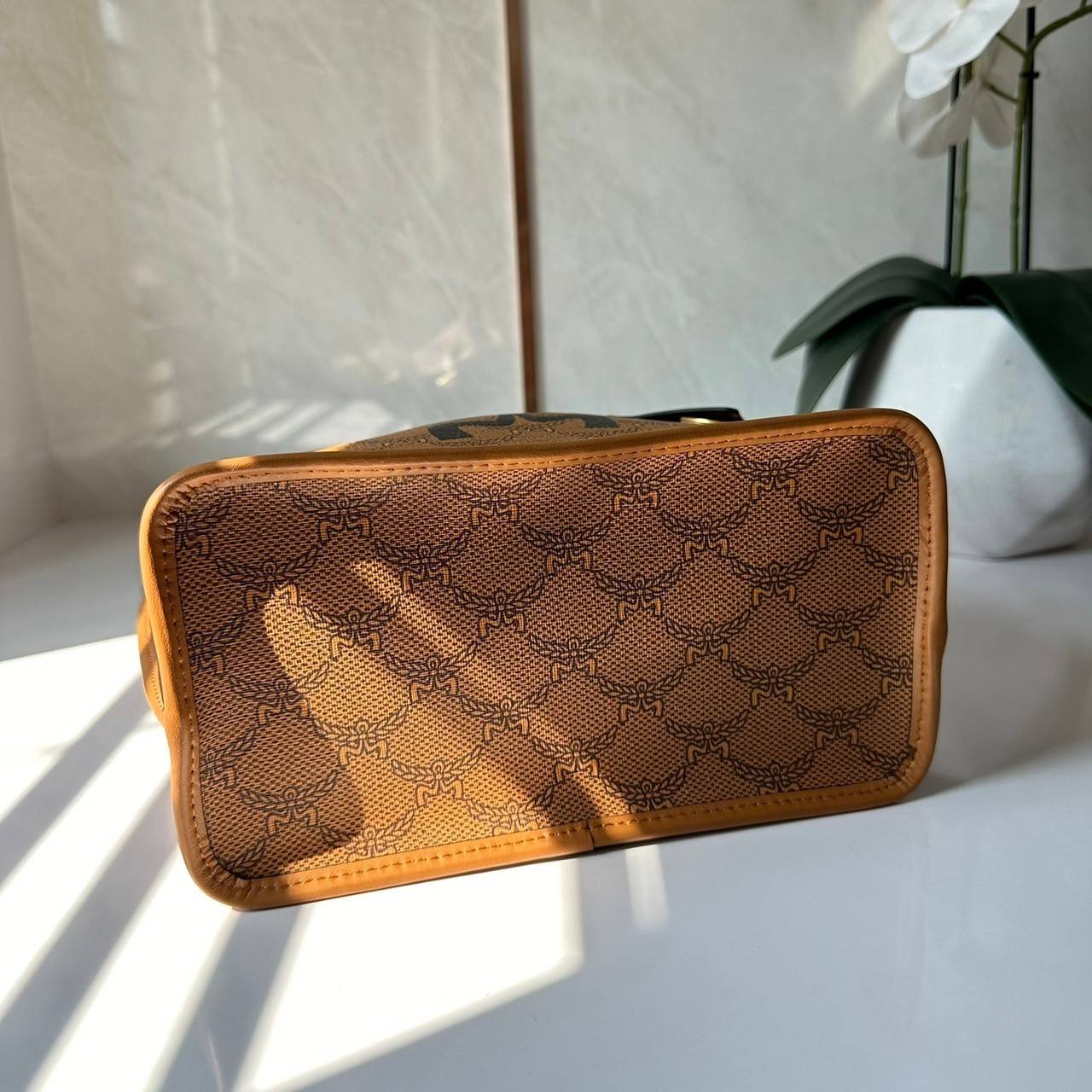 M.C.M MINI HIMMEL SHOPPER IN LAURETOS กระเป๋าทรงช้อปปิ้ง เรียบหรู เกรดออริ สลับแท้ 1:1 ใช้งานต่างประเทศได้