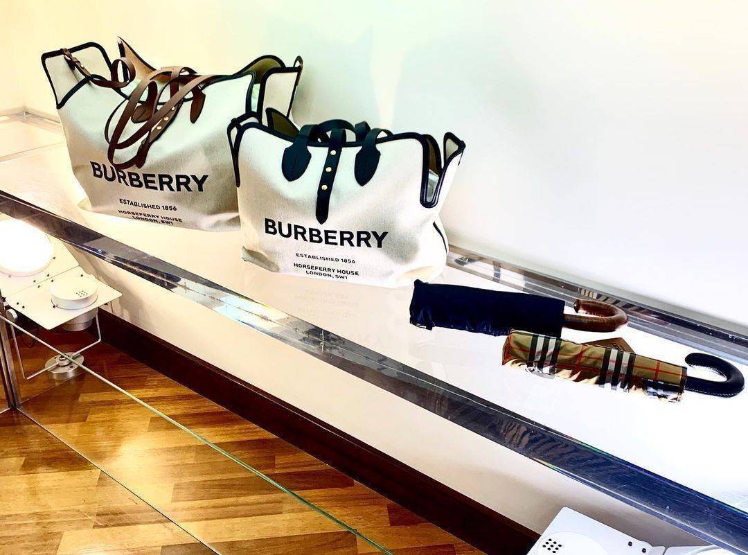 BURBERRY FRAGRANCES TOTE BAG WITH CLUTCH VIP / BURBERRY LARGE LONDON TOTE BAG