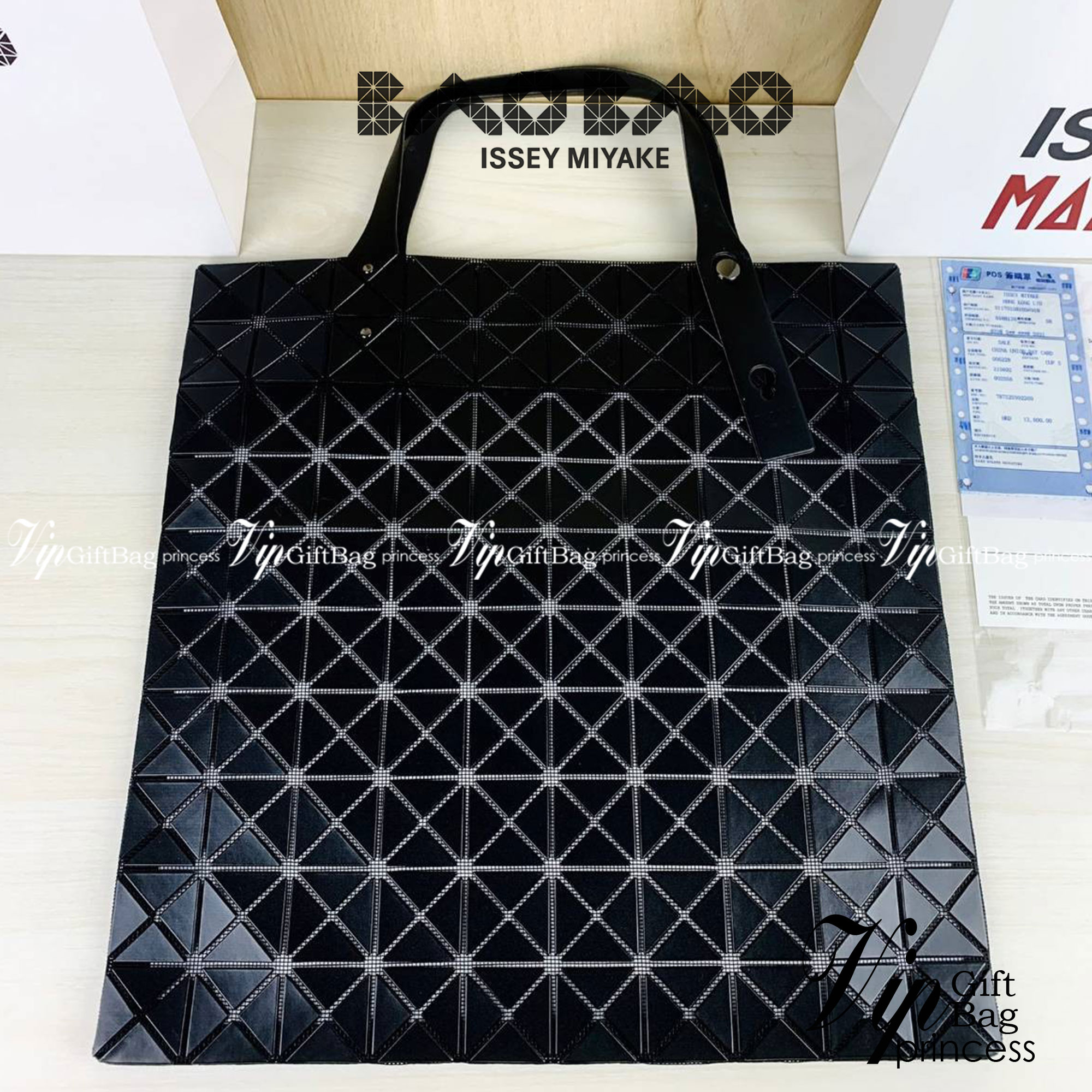 BAOBAO ISSEY MIYAKE 10x10 BLOCK TOTE BAG 39cm กระเป๋าถือทรง shopping โท้ทใบใหญ่ลายตาราง เกรดออริจินอล ภาพสินค้าถ่ายจากงานขายจริง ใช้งานต่างประเทศได้