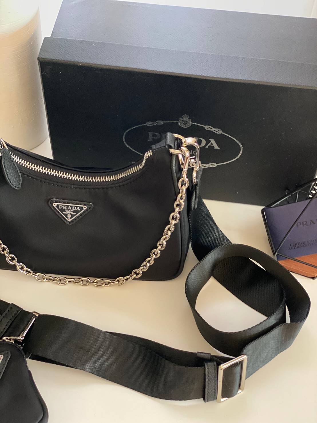 พรีเมี่ยมกิ๊ฟแท้ 100% 】PRADA Re-Edition 2005 nylon shoulder bag [black]