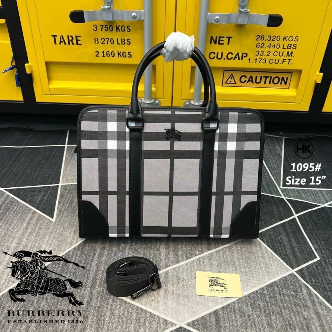 Burberry Men Ainsworth Briefcase / Burberry Newburg Briefcase / Burberry Briefcase Men Bag กระเป๋าเอกสารผู้ชาย กระเป๋าถือแนวนอนกระเป๋าธุรกิจใบใหญ่ สวยงามน่าใช้ จะถือหรือใช้แบบสะพายข้าง ลุคออกมาคือดูดีทีเดียว สินค้าแนะนำ