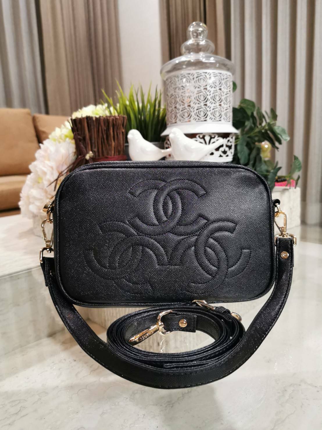 CHANEL Caviar Handbag Crossbody bag / Chanel Shoulder Bag With 2Straps กระเป๋าสะพาย หนังลายคาเวียร์ทั้งใบด้านหน้ามีโลโก้แบรนด์