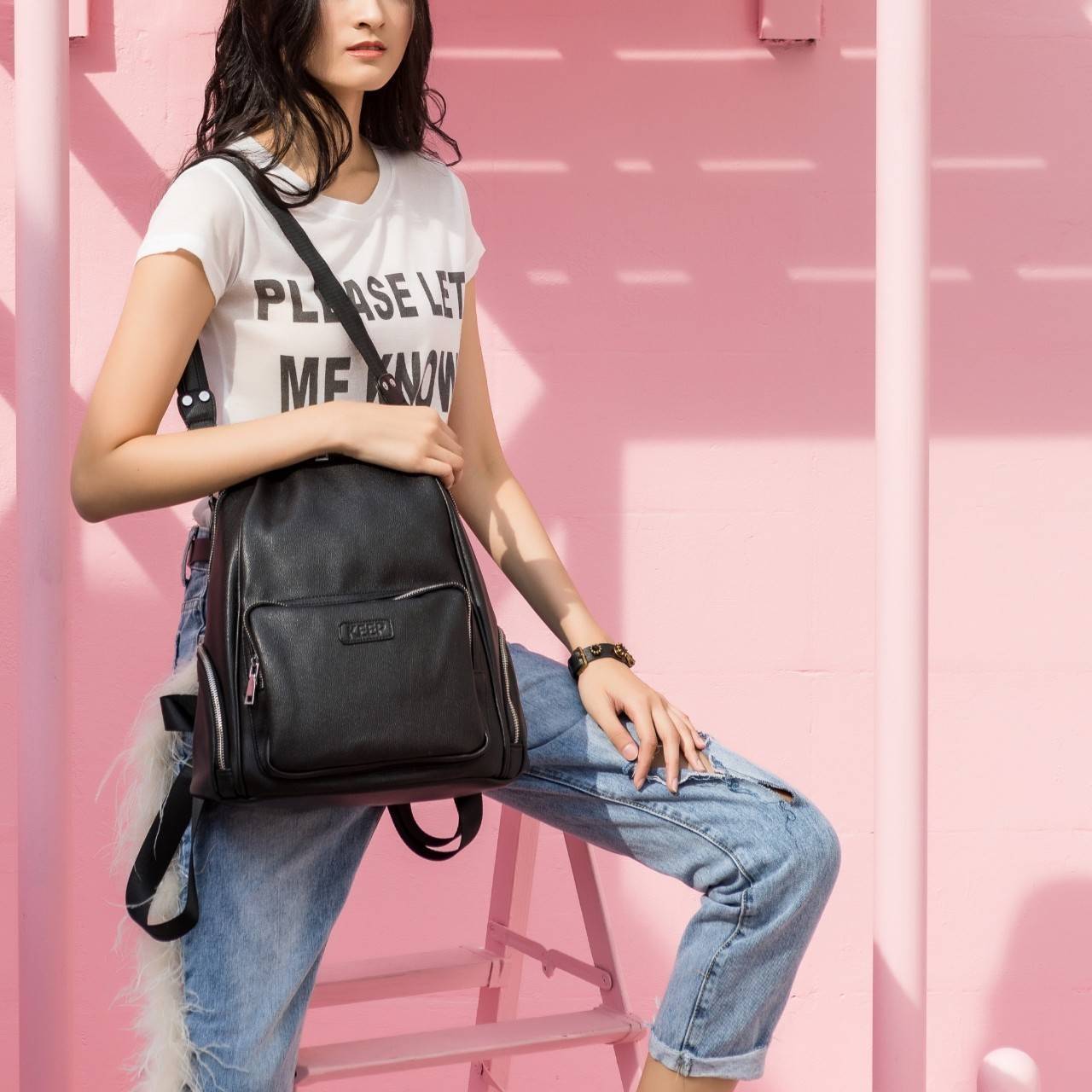 กระเป๋า ทรงน่ารัก มากๆๆๆ จากแบรนด์ KEEP รุ่น Misty backpack มาใหม่ หนัง Microfiber ผิวสัมผัสคล้ายหนังวัวแท้ เนื้อหนา นิ่มมือ พิเศษ!! เป้ใบนี้ มีสายสั้นหนังสำหรับสะพายไหล่ให้ด้วยคะ ใครชอบเป้สไตล์นี้ ห้ามพลาดเลยน๊า สวยจริง คอนเฟิร์มเลย