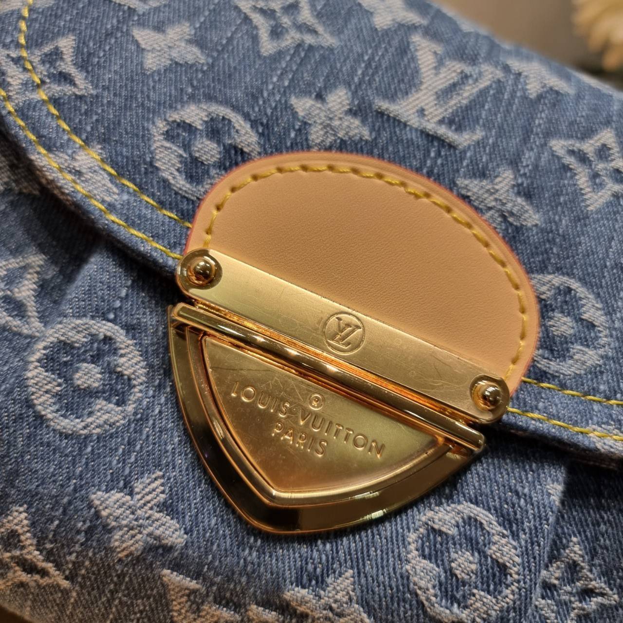 LV Sunset Denim Bag / LV Sunset Monogram Denim - Handbags แรงมากฉุดไม่อยู่ กับกระแสคอลใหม่ lvremix ดีไซน์แบบตัวมัม y2k รูปทรง baguette สวยดูแพง ใบนี้ก็ฉ่ำสุดๆ