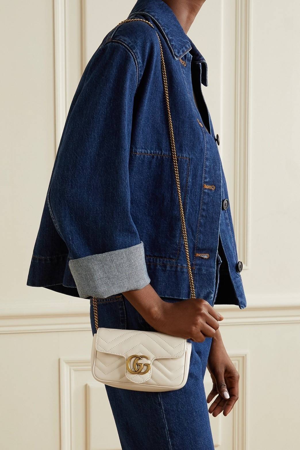 Gucci Marmont Super mini Premiumgift กระเป๋าสะพายข้างใบเล็ก น้องมินิ น่ารั๊กมุ้งมิ้ง วัสดุหนังเชฟรอน สายสะพายแบบโซ่ อะไหล่ทองหรูหรา ด้านหน้าประดับโลโก้แบรนด์หรู ทนทาน แข็งแรง น้ำหนักเบา ใส่ตังค์ใส่โทรศัพท์ Iphone+ ได้ น่ารักมุ้งมิ้ง ไม่ควรพลาดเลยค่า