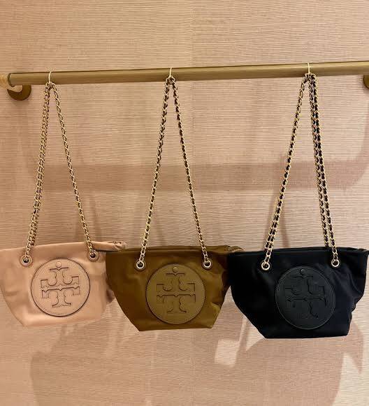 TORY BURCH Ella Chain Crossbody Nylon Bag กระเป๋าคล้องไหล่สายโซ่หรูหราโดดเด่นด้วยโลโก้หนังด้านหน้า สามารถปรับสะพายคอสบอดี้ สะพาลไหล่ได้