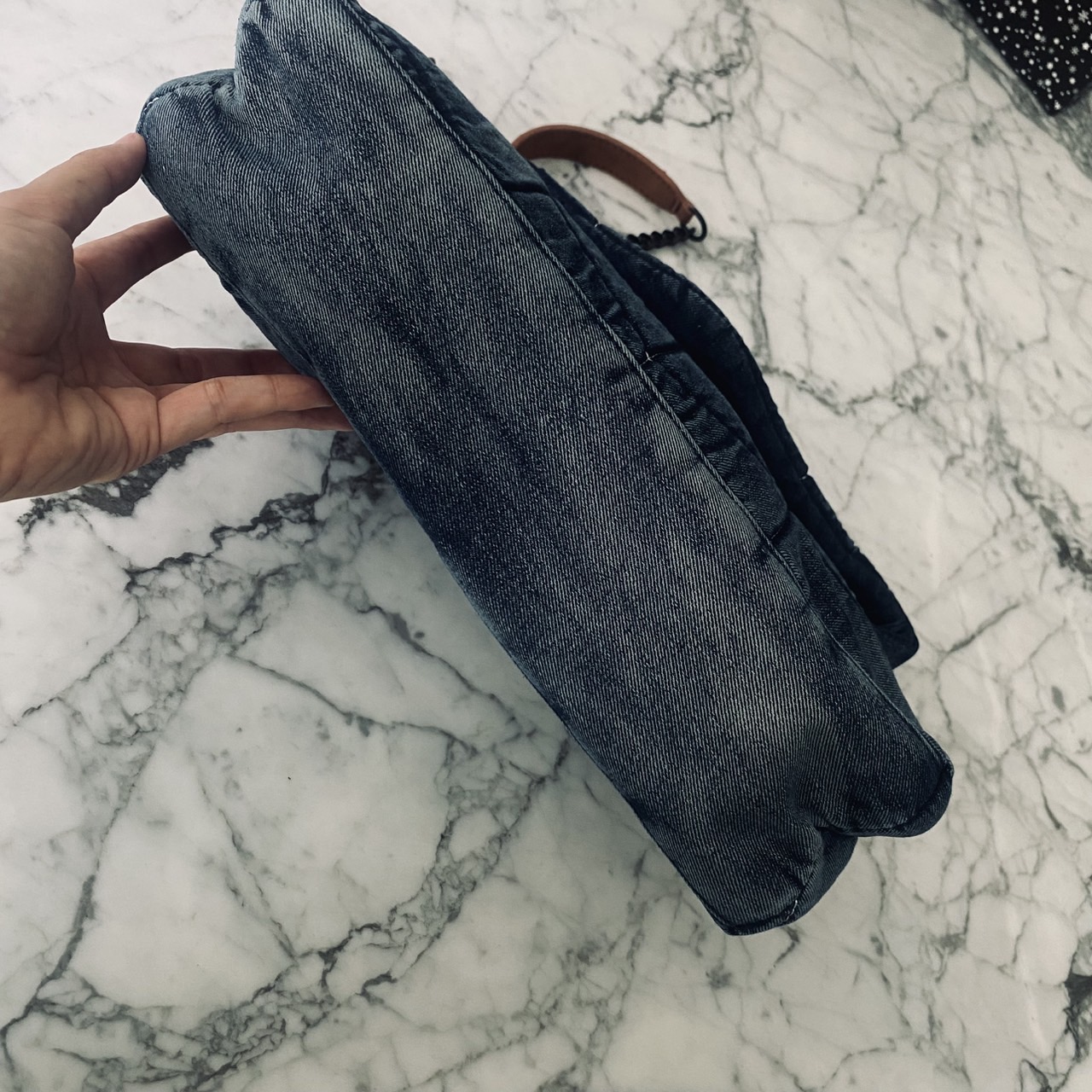 YSL Puffer denim shoulder bag กระเป๋าสะพายเดนิมฟอก สวยเท่ห์คลาสสิกลายเชฟล่อนเป็นเอกลักษณ์ รุ่นเดนิมยอดนิยม ทรงสวย ใช้ได้บ่อยไม่มีเบื่อ ดีไซน์เรียบหรู