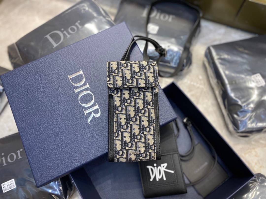 Dior Phone Holder Bag / DIOR BEIGN AND OBLIQUE JACQUARD PHONE POUCH BAG เกรดเทพออริจินอล หนังแท้ ภาพถ่ายจากสินค้าจริง ใช้งานต่างประเทศได้